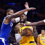 Clippers arrancan temporada con victoria sobre Lakers