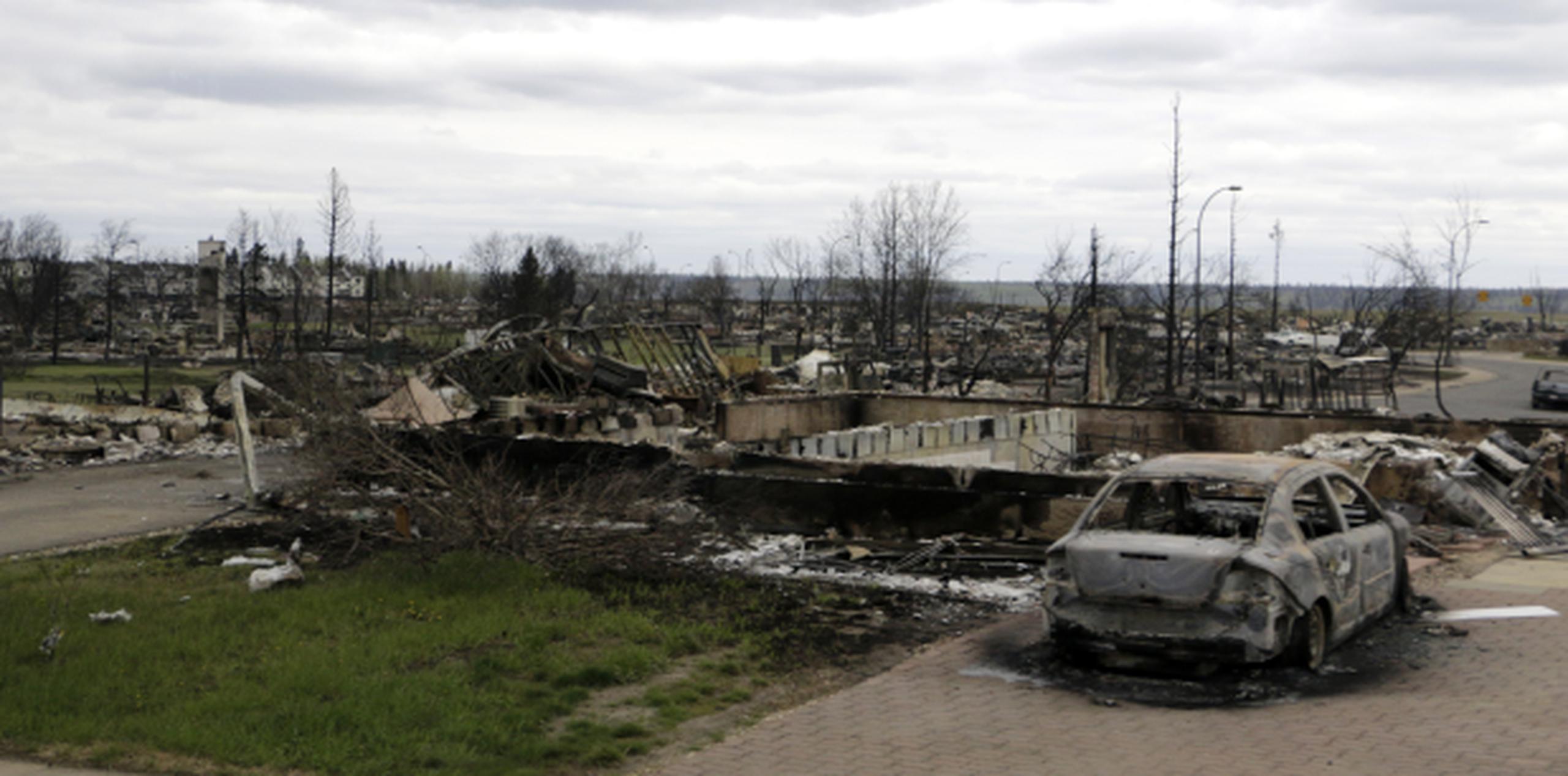 Propiedad destruida en Fort McMurray, Alberta, debido al incendio forestal en Canadá. (AP)