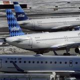 Avión que se disponía a viajar a Puerto Rico desde Nueva York choca con otro avión