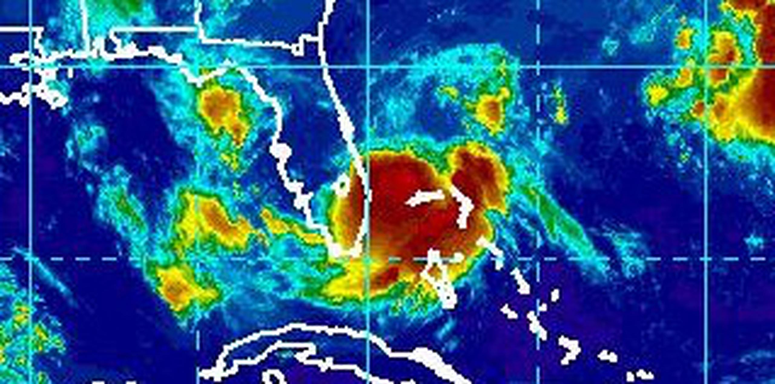 La depresión tropical se encontraba en la latitud 28.0 grados norte, longitud 78.7 grados oeste. (NOAA)