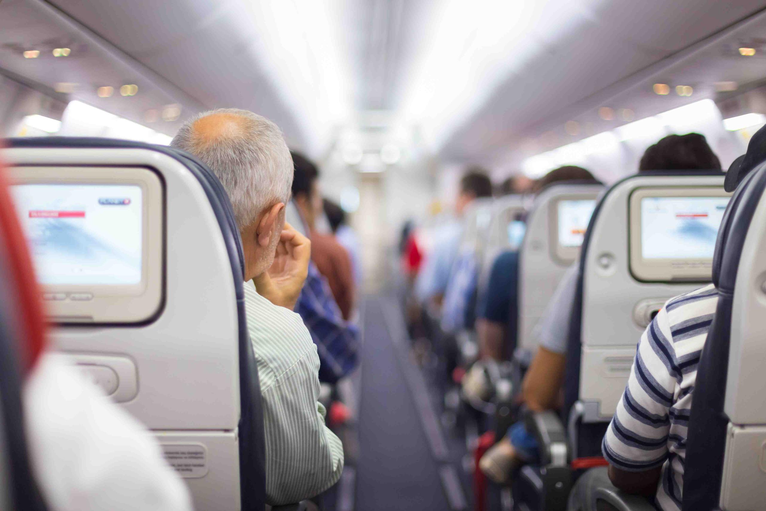 Cada línea aérea es diferente, por lo que, antes de comprar tu boleto, verifica la disponibilidad y el costo del asiento que deseas escoger. (Shutterstock.com)