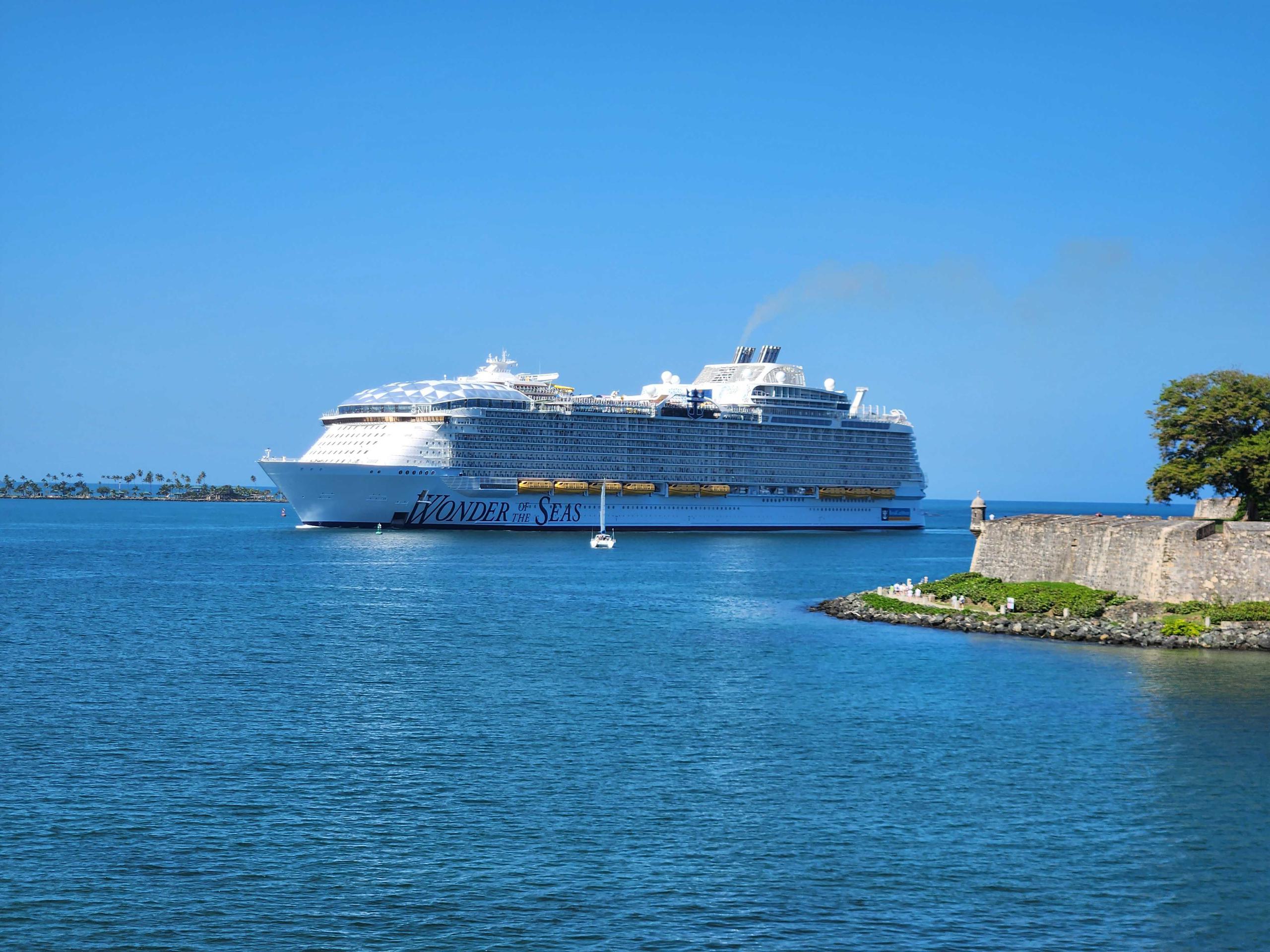 El crucero Wonder of the Seas entró a la Bahía de San Juan a eso de las 11:00 a.m. de este miércoles.