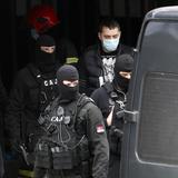 Arrestan a personas vinculadas con grupos de fanáticos “responsables de una serie de delitos monstruosos” en Serbia