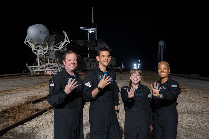 Christopher Sembroski, Jared Isaacman, Hayley Arceneaux y Sian Proctor forman la tripulación de la misión Inspiration4.