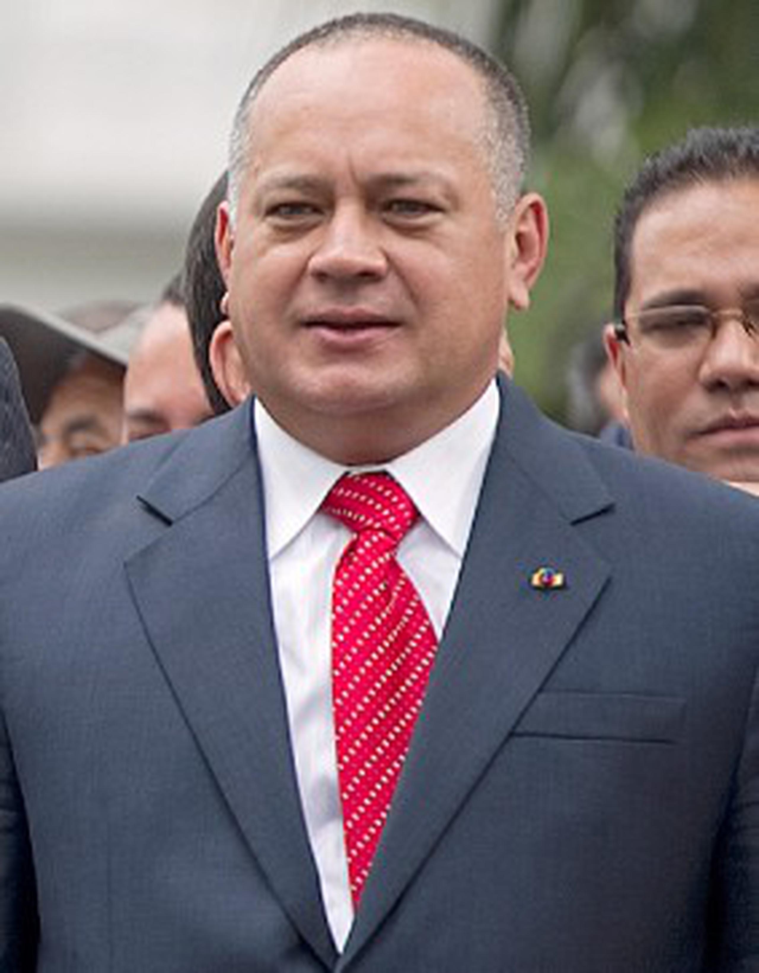 El reelegido responsable parlamentario, Diosdado Cabello, subrayó que Chávez "disfruta de un permiso de acuerdo con la Constitución". (AFP/Juan Barreto)