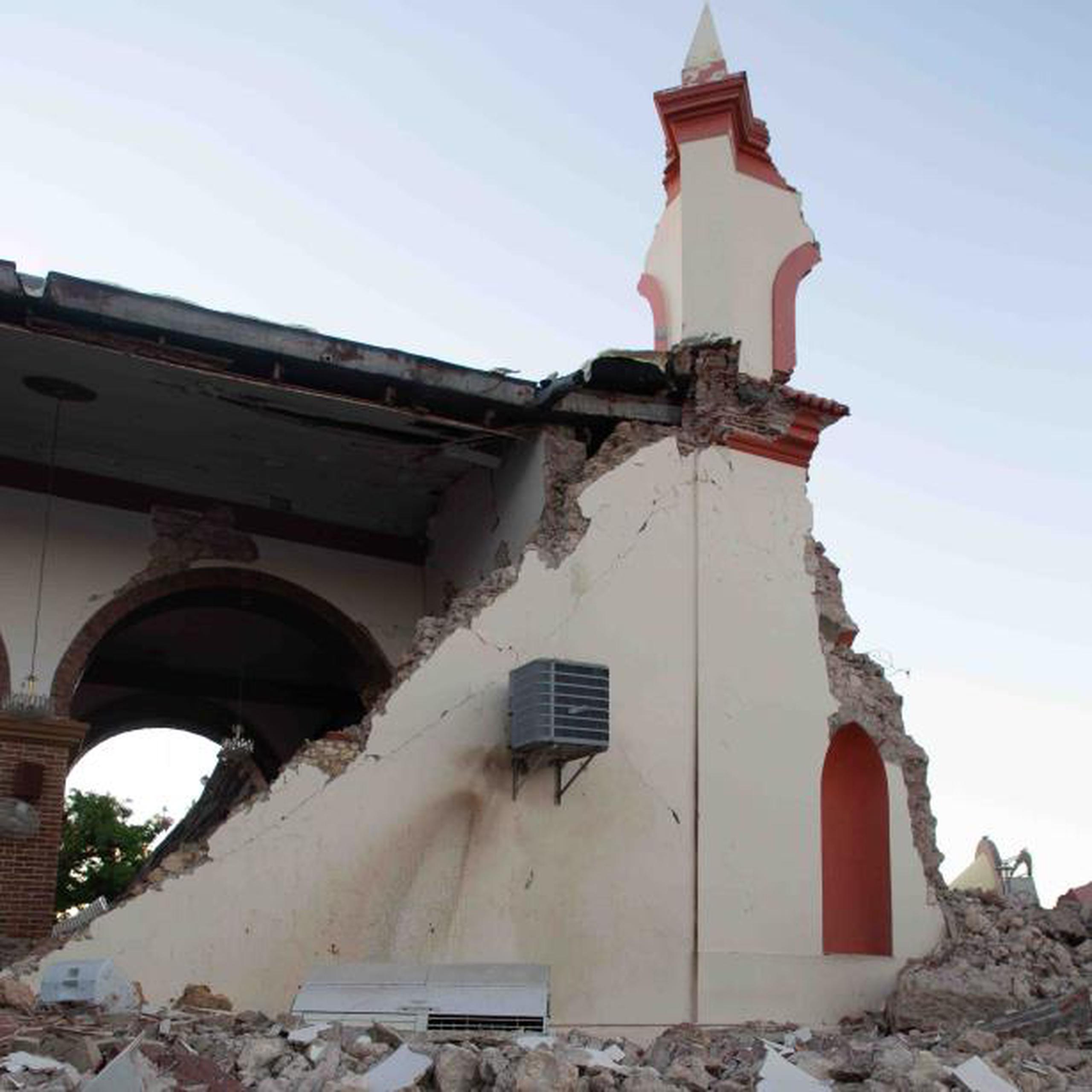 Iglesia en Guayanilla destruida por el sismo de la madrugada de hoy. (Especial / Jorge Ramírez Portela)