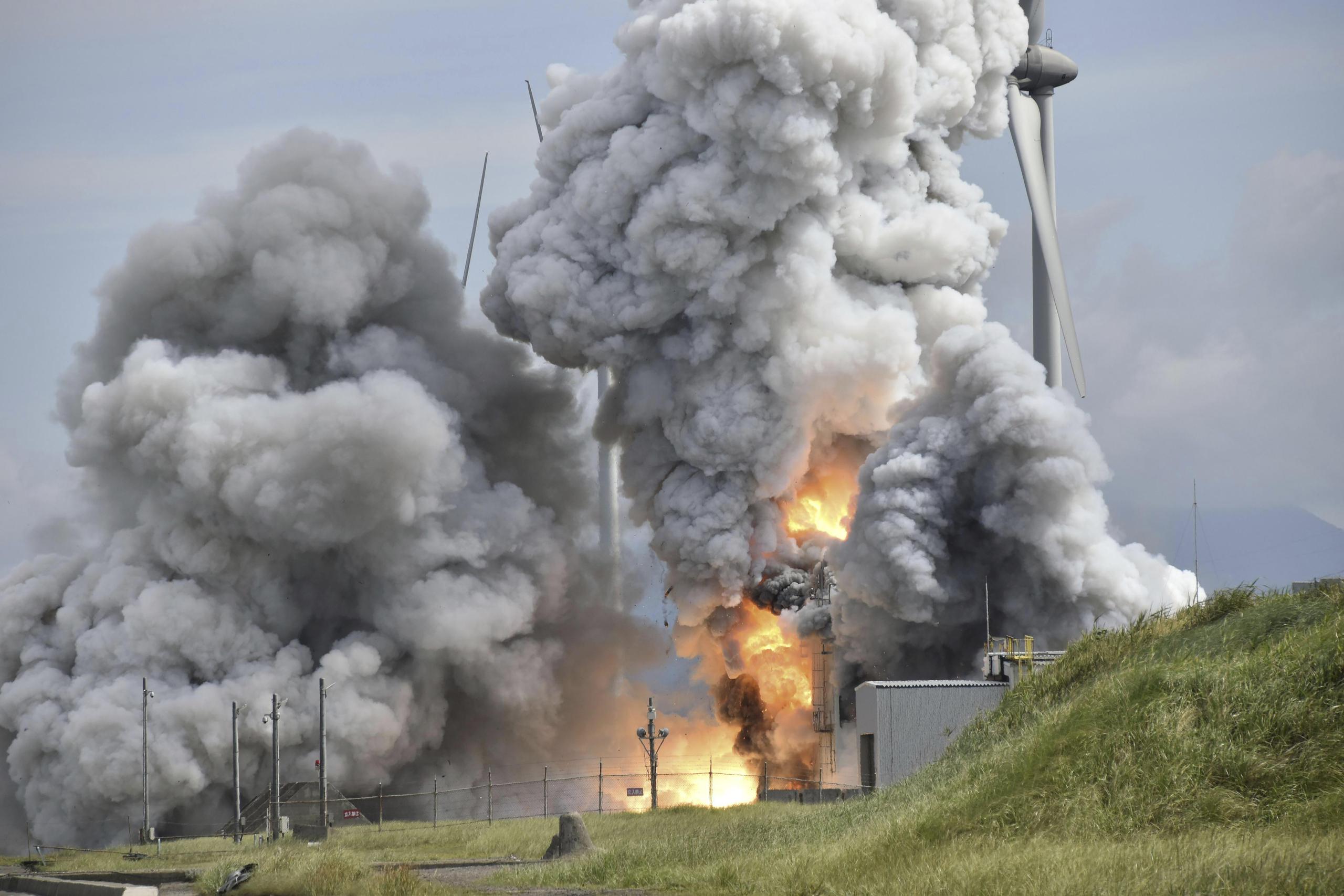 Un motor de un cohete Epsilon S explota durante una prueba en instalaciones de la Agencia de Exploración Aeroespacial de Japón, en Noshiro, en la prefectura de Akita.