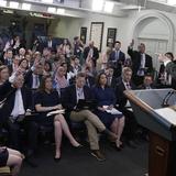 Sala de prensa de la Casa Blanca vuelve a su máxima capacidad tras un año