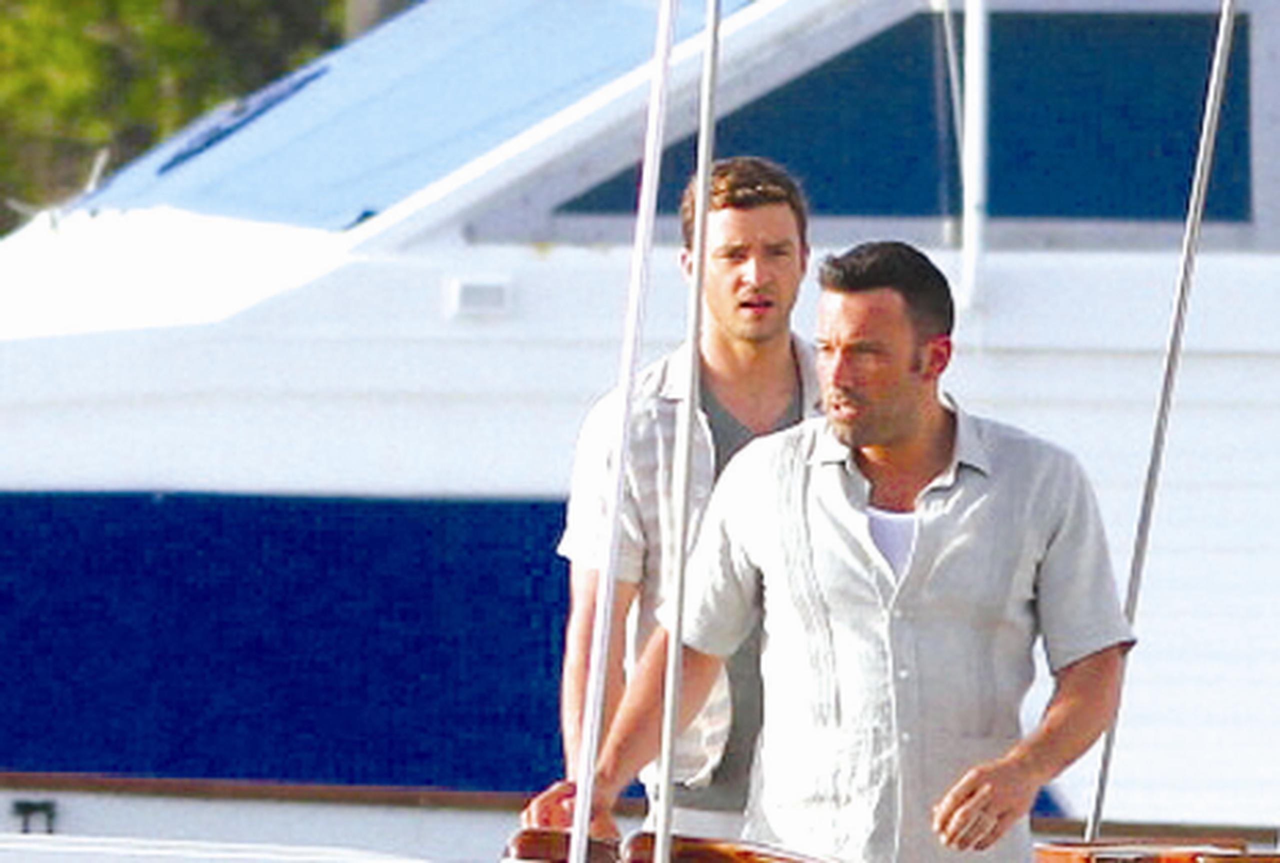 Justin Timberlake y Ben Affleck actuaron juntos en un lujoso yate. (Primera Hora)