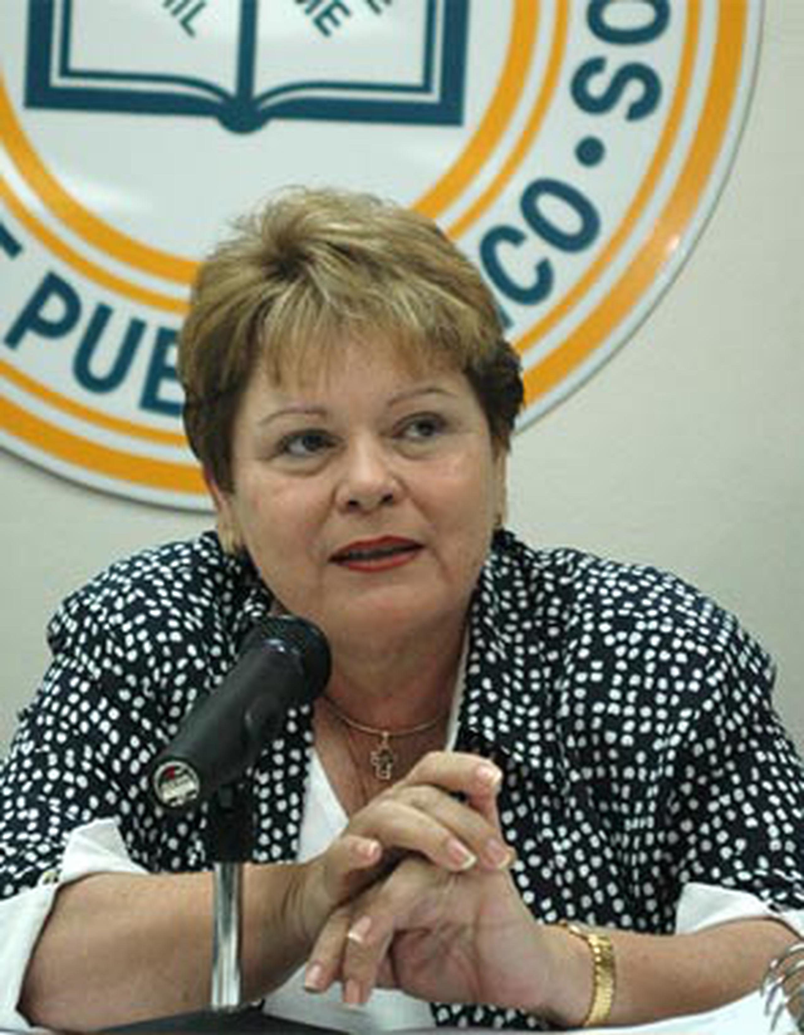 Aida Díaz, presidenta de la Asociación de Maestros de Puerto Rico (Archivo)