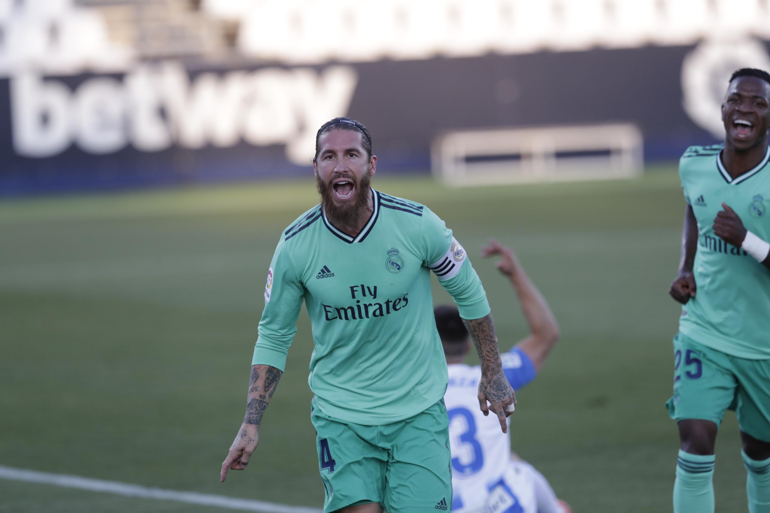 Sergio Ramos tras anotar un gol para el Real Madrid en el partido contra Leganés por La Liga española, el domingo 19 de julio de 2020.