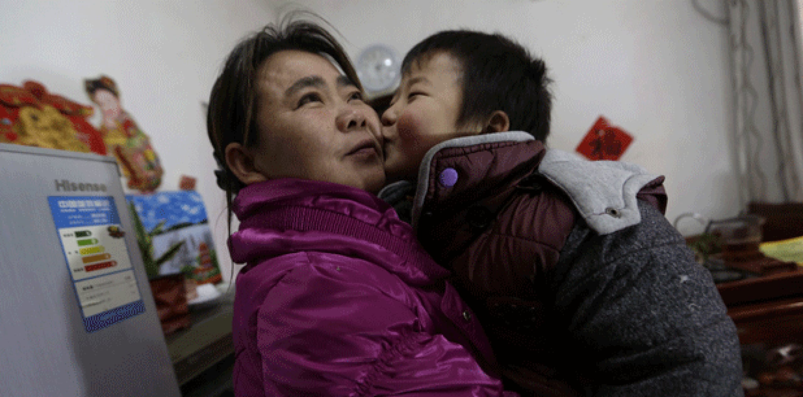 Mei Qiuyu sabe bien lo que supone no acatar la ley del hijo único en China: abortos forzados, hijos sin derecho a la sanidad o la educación e, incluso, confinamientos en cárceles no oficiales. Ella ha pasado por todo, pero hoy, dice, sigue sin rendirse. (EFE)