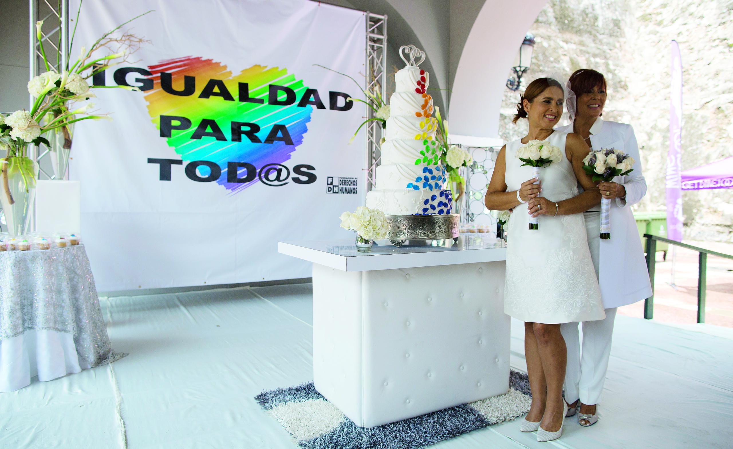 En agosto de 2015, en Puerto Rico se celebró la primera boda masiva entre parejas del mismo sexo.