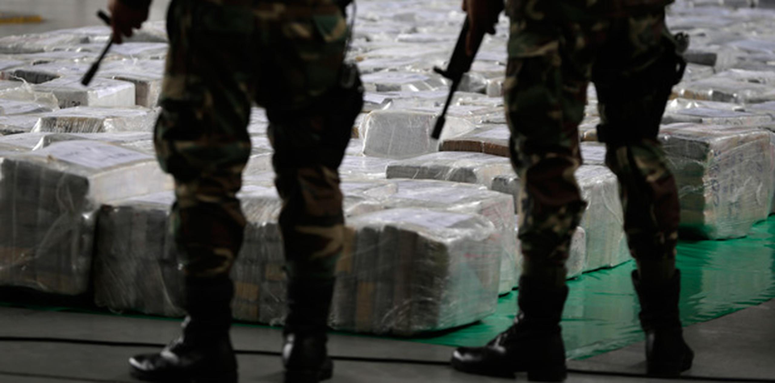 Una investigación de The Associated Press, no obstante, comprobó que las "narcoavionetas" han sido cargadas con drogas en pistas, algunas a minutos por aire de bases militares, en el remoto valle, donde casi no hay caminos y del que salen unos dos tercios de la cocaína peruana. (AP)