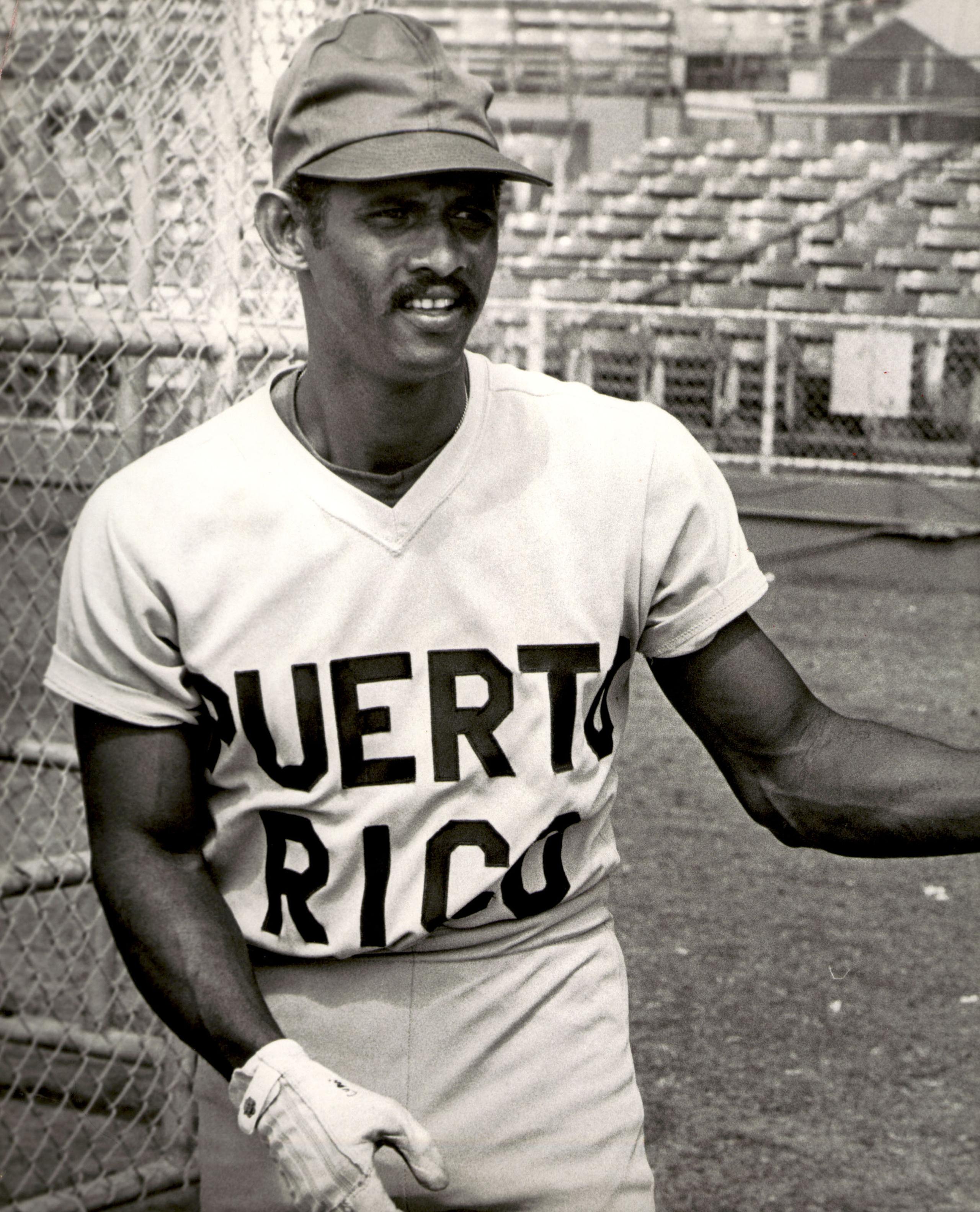 Ángel "Cuqui" Mangual aparece aquí en una foto con uniforme de Puerto Rico en el 1979.