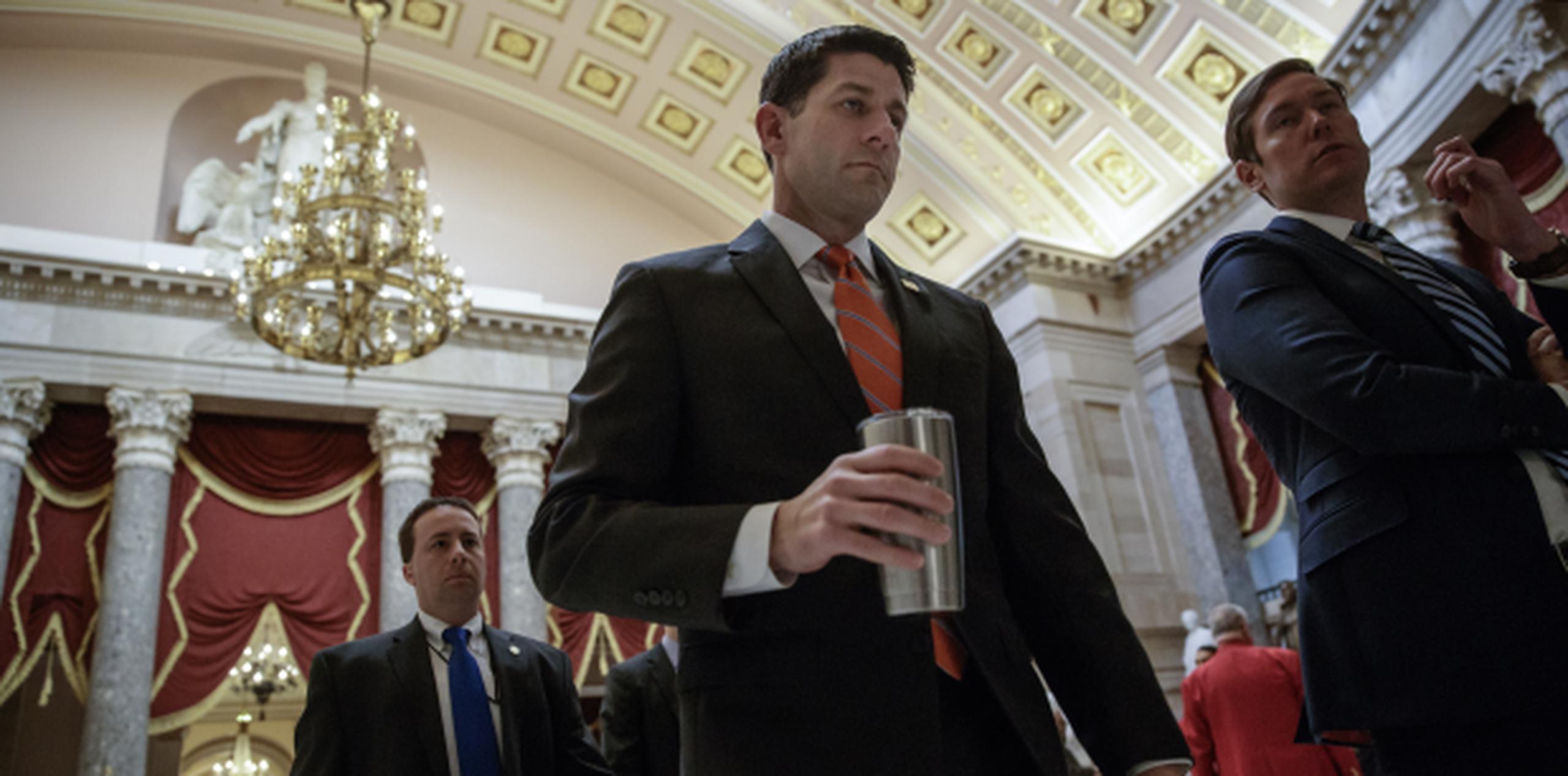 El líder republicano en la Cámara de Representantes, Paul Ryan, no consiguió reunir los votos suficientes para que se aprobara la medida que eliminaría y remplazaría el Obamacare. (APo/J. Scott Applewhite)
