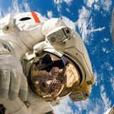 Reviven escalofriante vídeo que muestra cómo duermen los astronautas