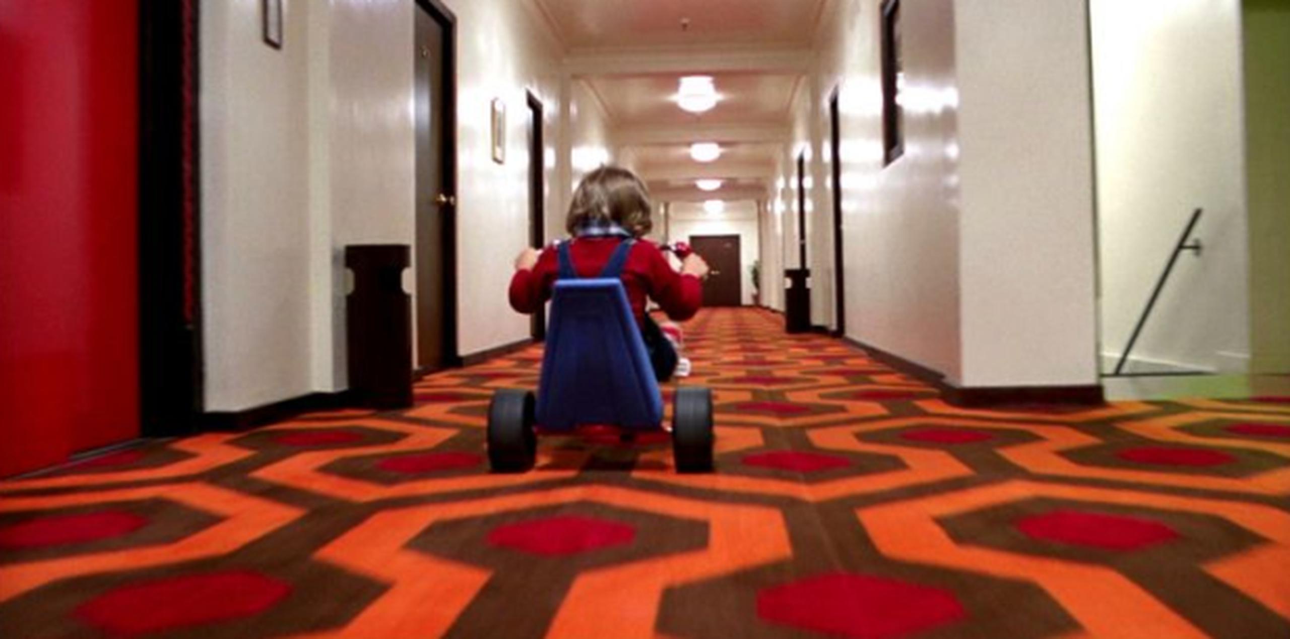 Tras el estreno de la adaptación cinematográfica de "The Shining", dirigida por Stanley Kubrick y protagonizada por Jack Nicholson, el hotel adquirió fama de estar embrujado.