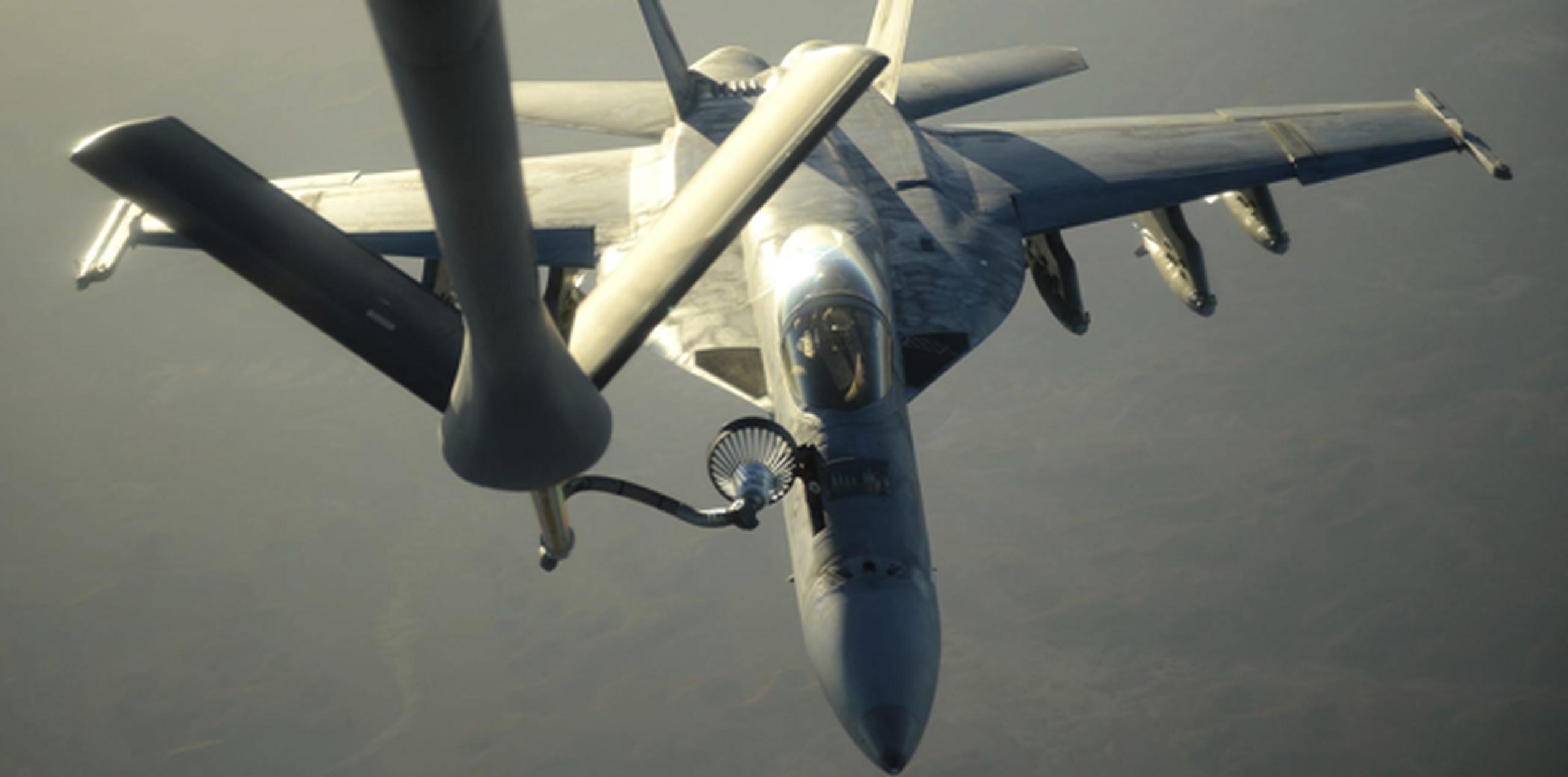 Estados Unidos lleva más de un mes realizando ataques aéreos contra el grupo en la vecina Irak. (EFE)