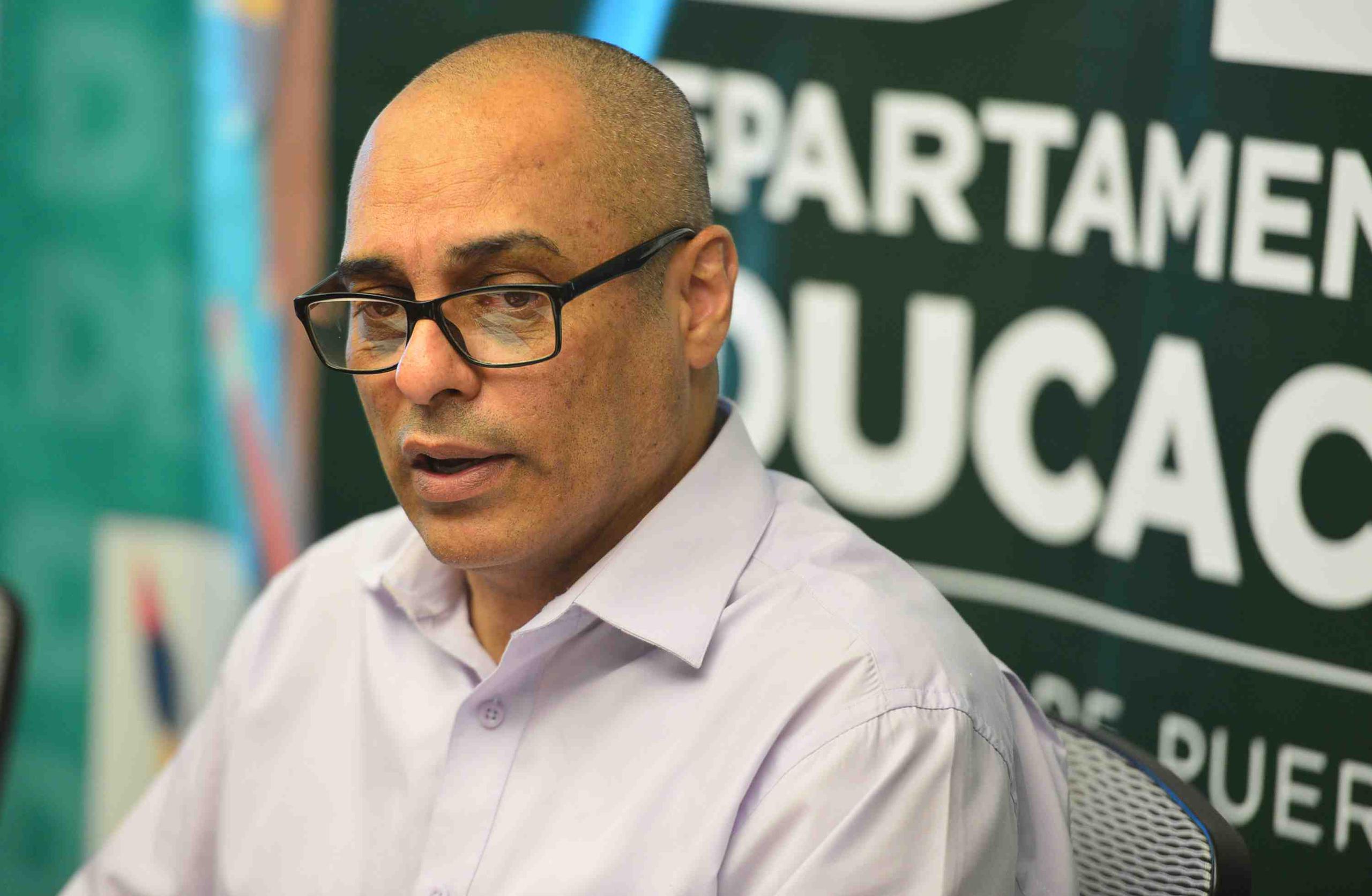 El secretario de Educación, Eligio Hernández.
