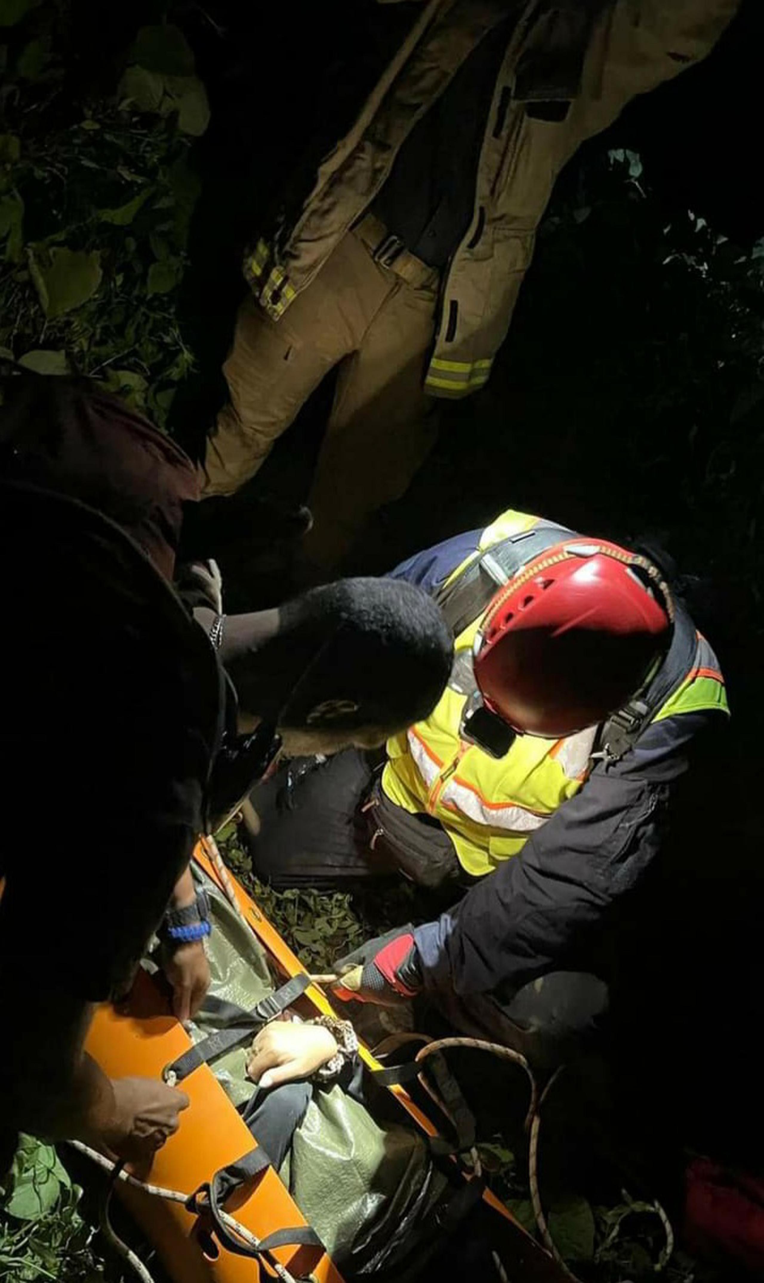La turista fue rescatada luego de horas de trabajo de los rescatistas de los municipios de Juncos, Naguabo, Las Piedras, Yabucoa y Humacao.