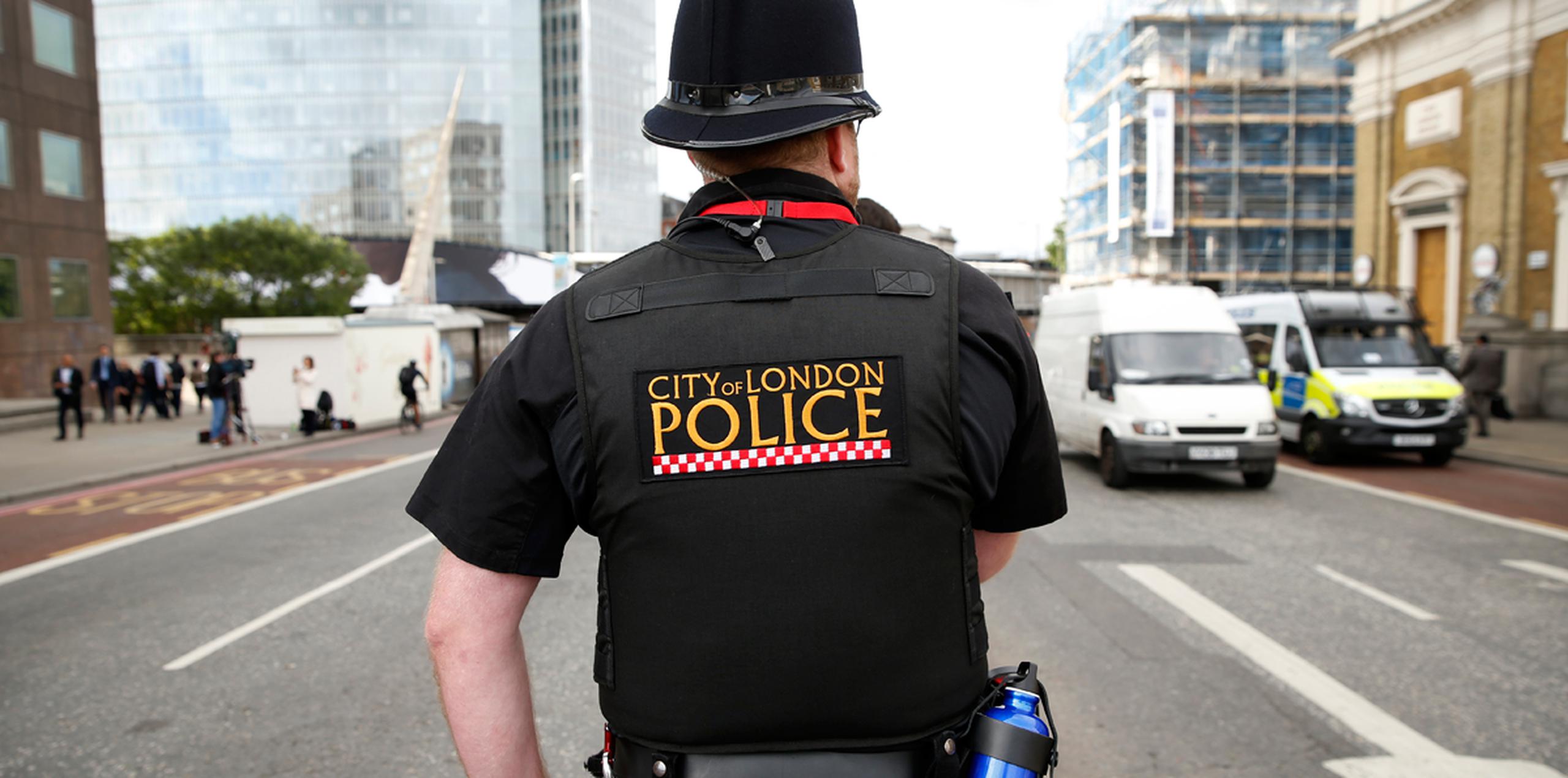 La policía retiene a otros seis varones por el ataque en el Puente de Londres, que se cobró ocho vidas. (AP)