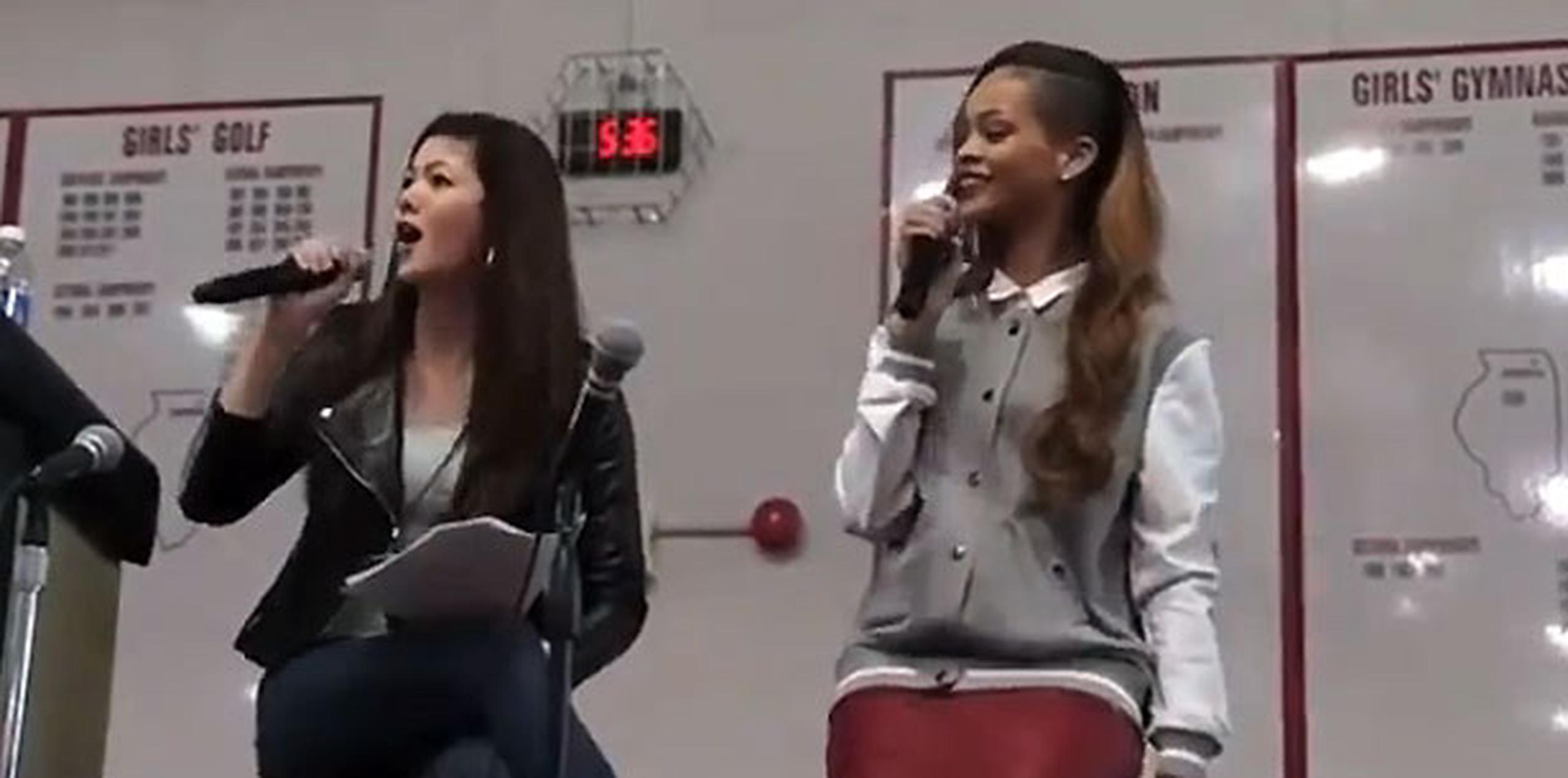 La cantante dijo a los estudiantes que admiraba su pasión y voluntariado. (YouTube)