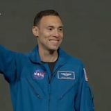 Celebración boricua: astronauta Marcos Berríos se gradúa de la NASA