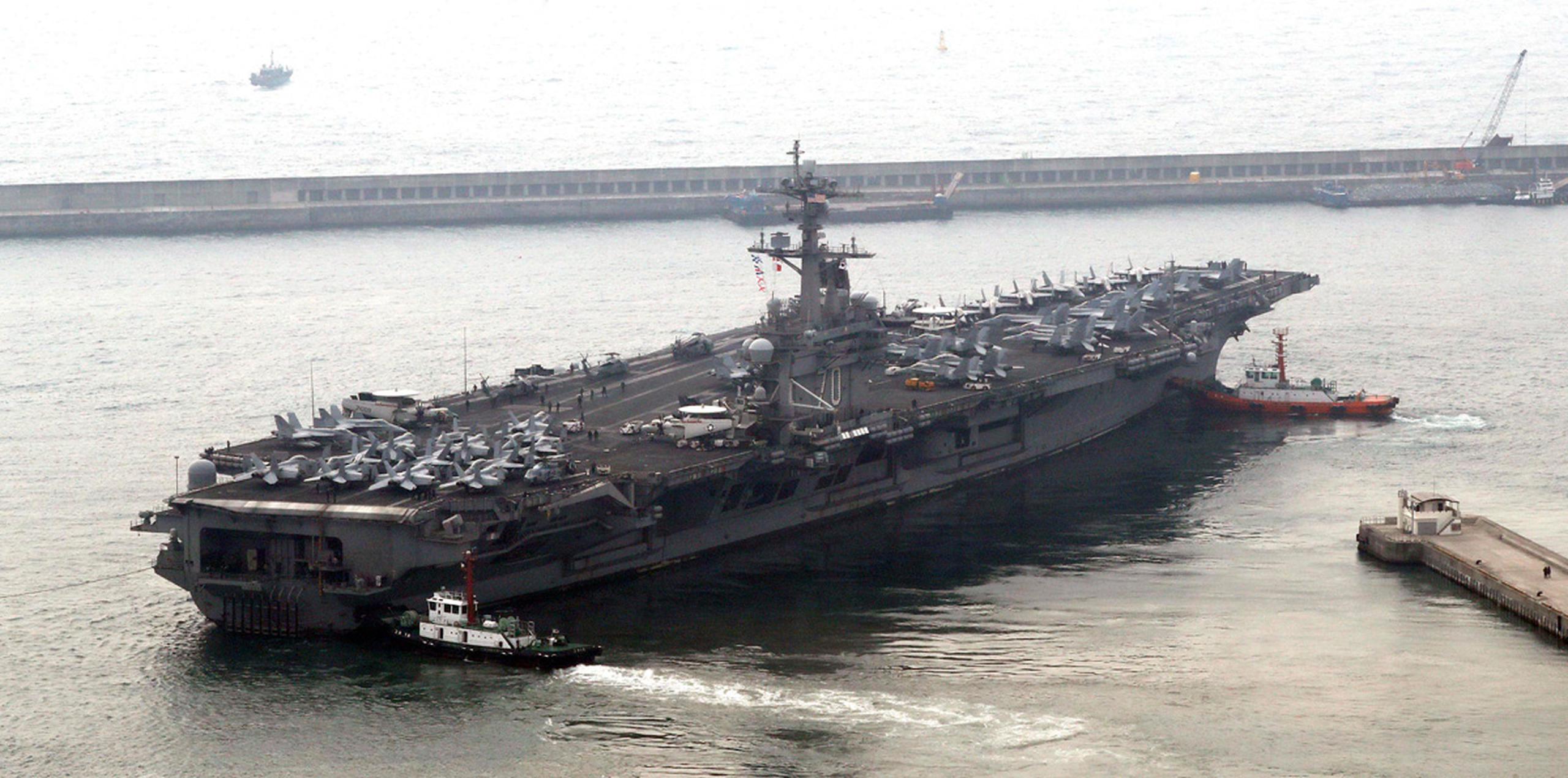 El sábado Washington anunció el envío del portaaviones de propulsión nuclear USS Carl Vinson y su grupo de ataque hacia aguas cercanas a Corea del Norte en respuesta a su lanzamiento de un misil de medio alcance el pasado 5 de abril. (EFE)