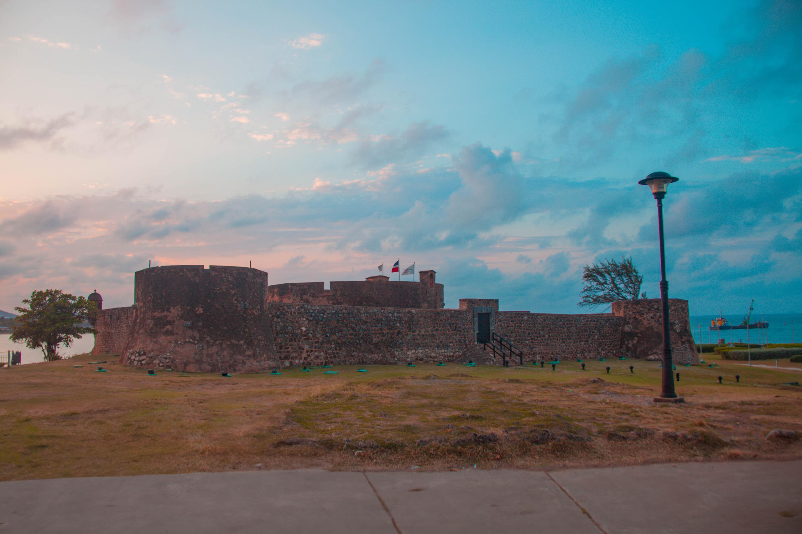 La Fortaleza San Felipe fue terminada en el siglo 16.