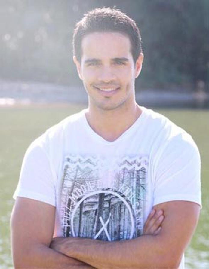 Víctor Santiago y Éktor Rivera se unen en la pieza 