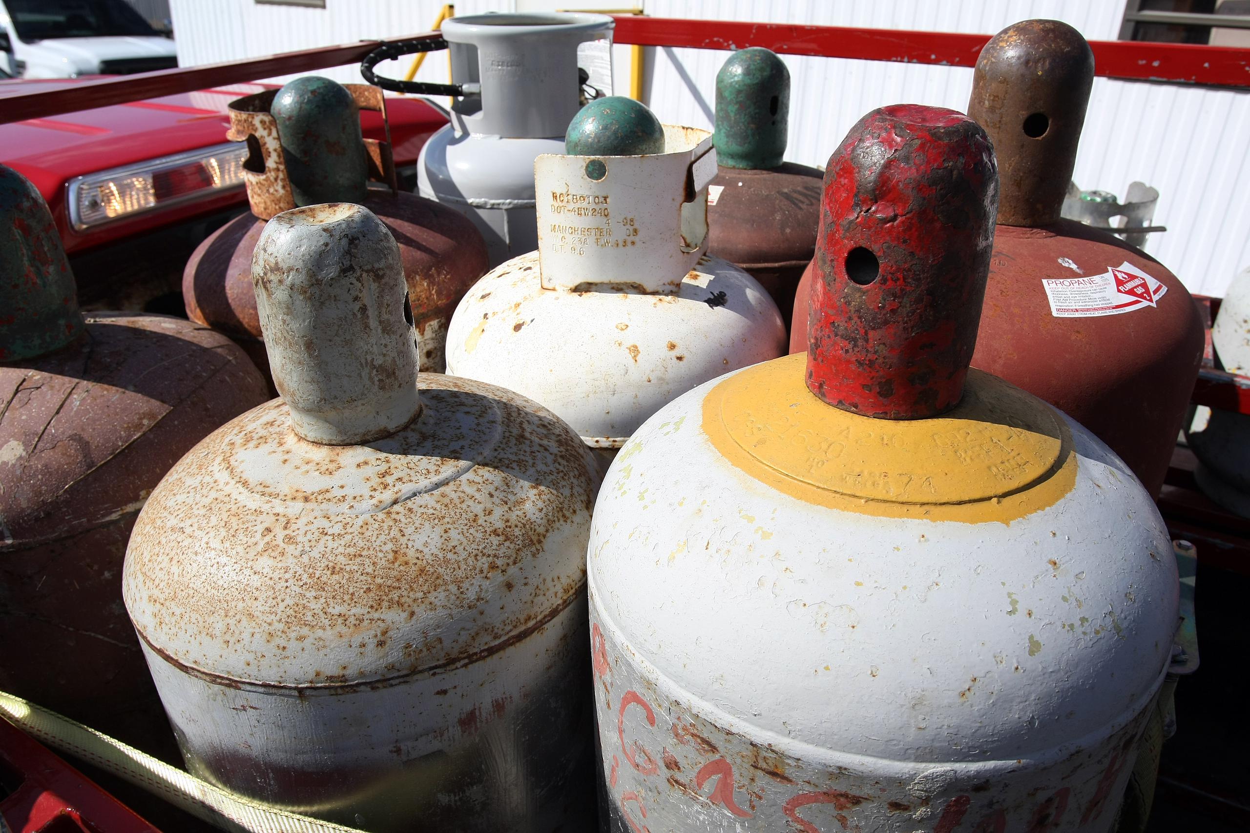 Imagen de varios tanques de gas.
