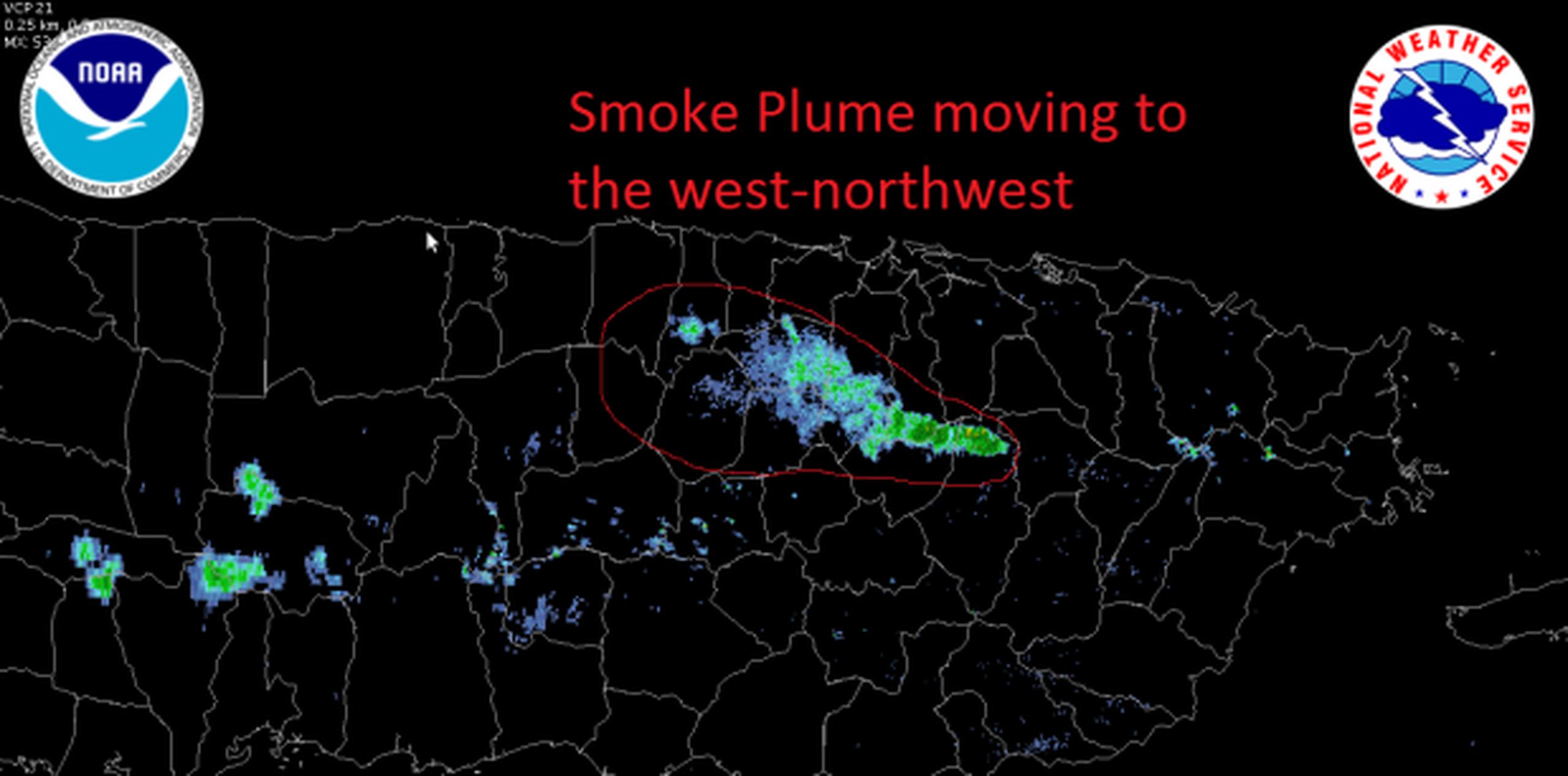 Imagen de NOAA suministrada por AEMEAD sobre la humareda que provoca el fuego en Gurabo.