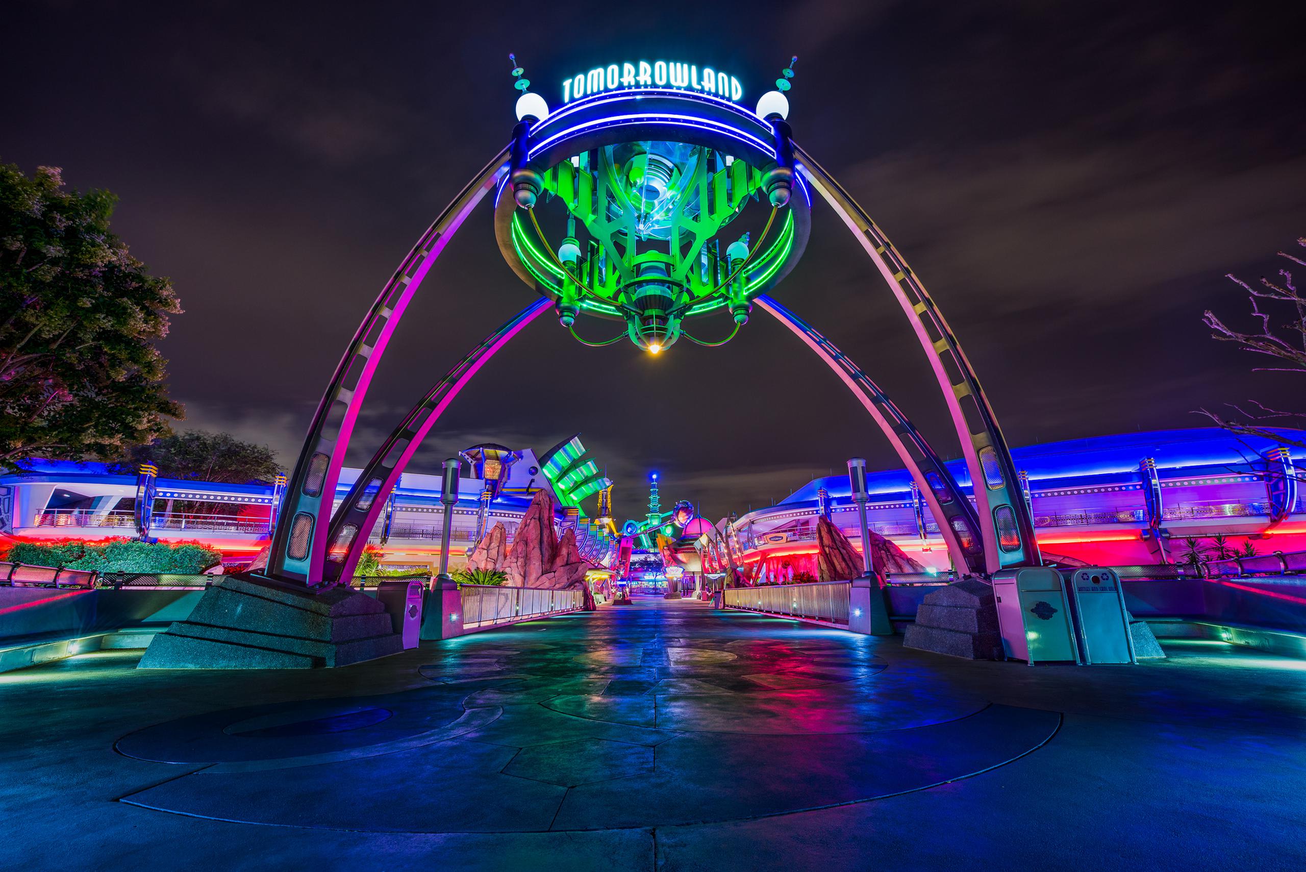 Entrada hacia Tomorrowland en Magic Kingdom. (Mark Willard / Flickr)
