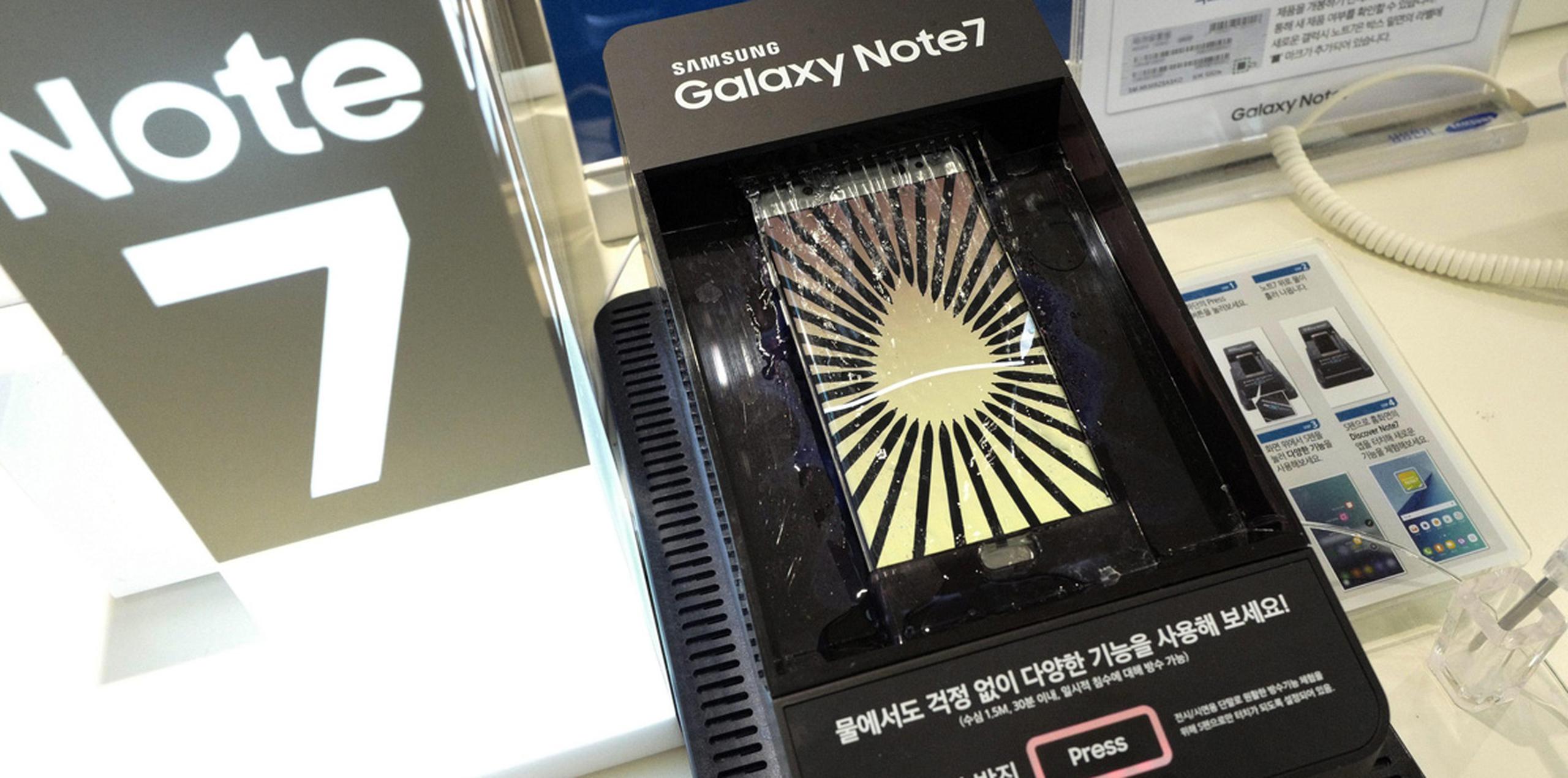 Samsung afronta una de sus mayores crisis en años después de solicitar la devolución de los celulares Note 7 y por la forma de gestionar los incidentes. (EFE)