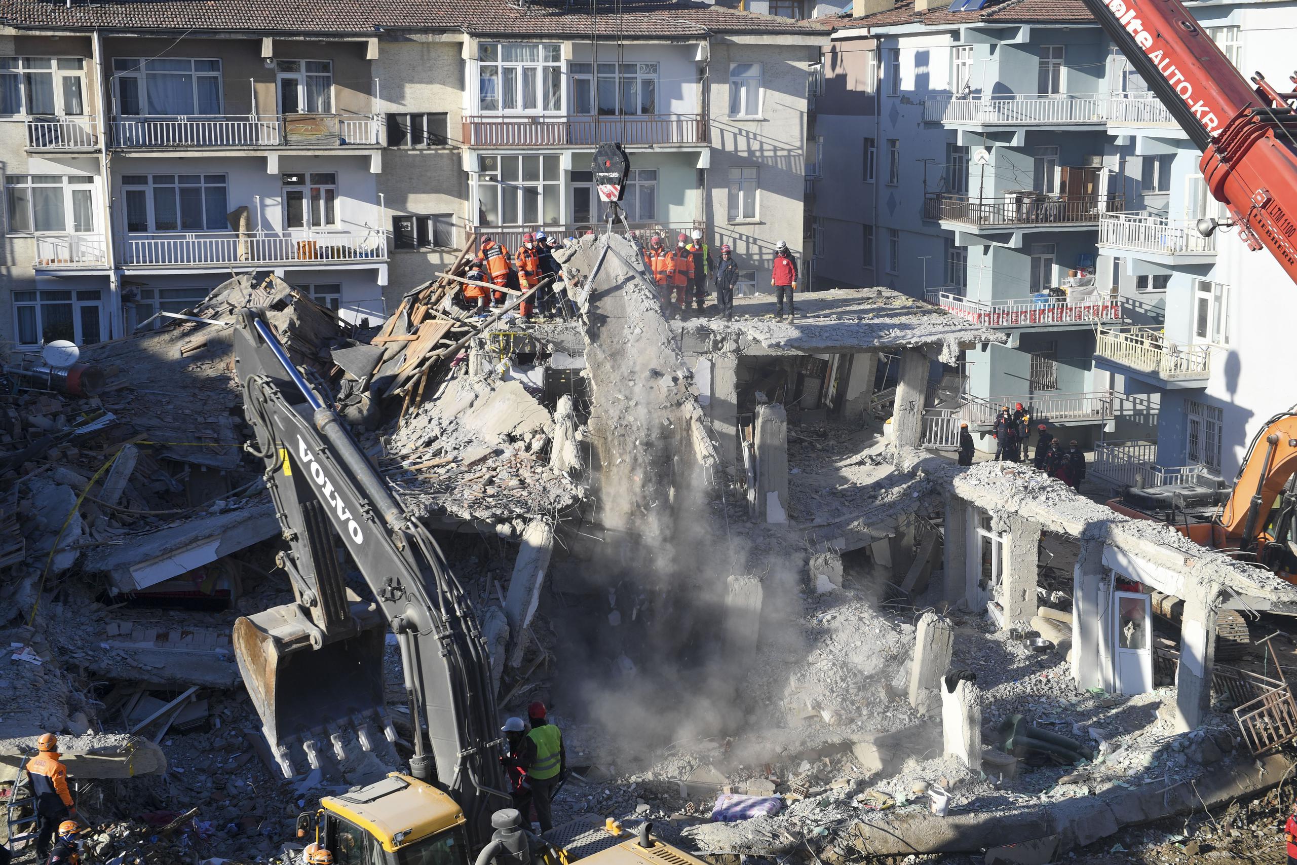 Más de 780 réplicas remecieron la región luego del terremoto del pasado viernes.