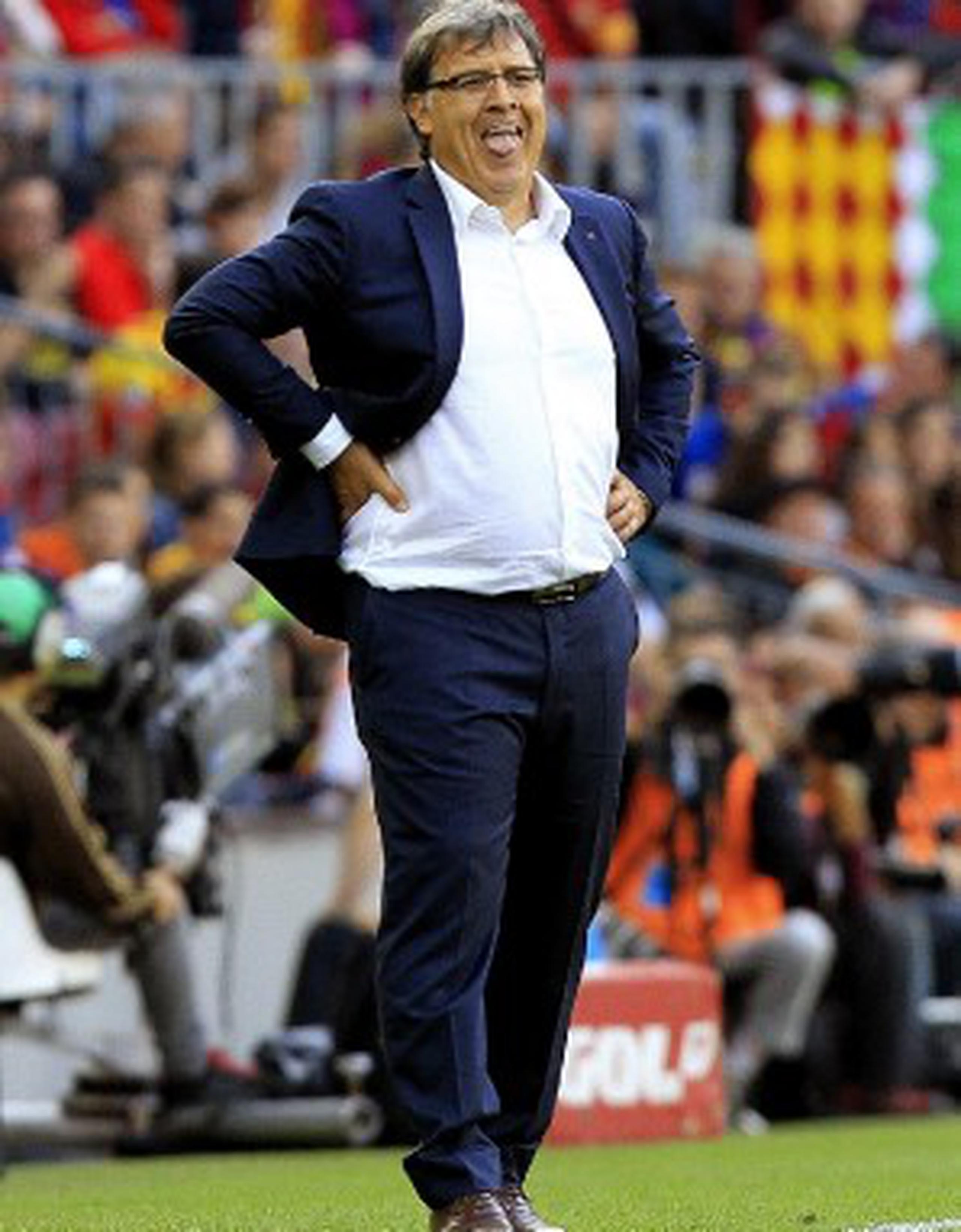 El argentino Gerardo “Tata” Martino solo pudo ganar el título de la Supercopa de España para el Barcelona. (EFE / Andreu Dalmau)