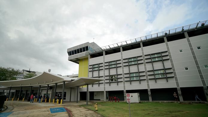 Exterior del hospital de trauma en el Centro Médico de Río Piedras.