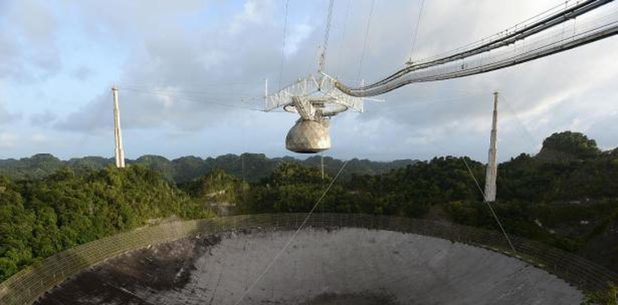 El radiotelescopio de Arecibo genera cerca de 10 millones de dólares anualmente a la industria del turismo de la isla. (Archivo)