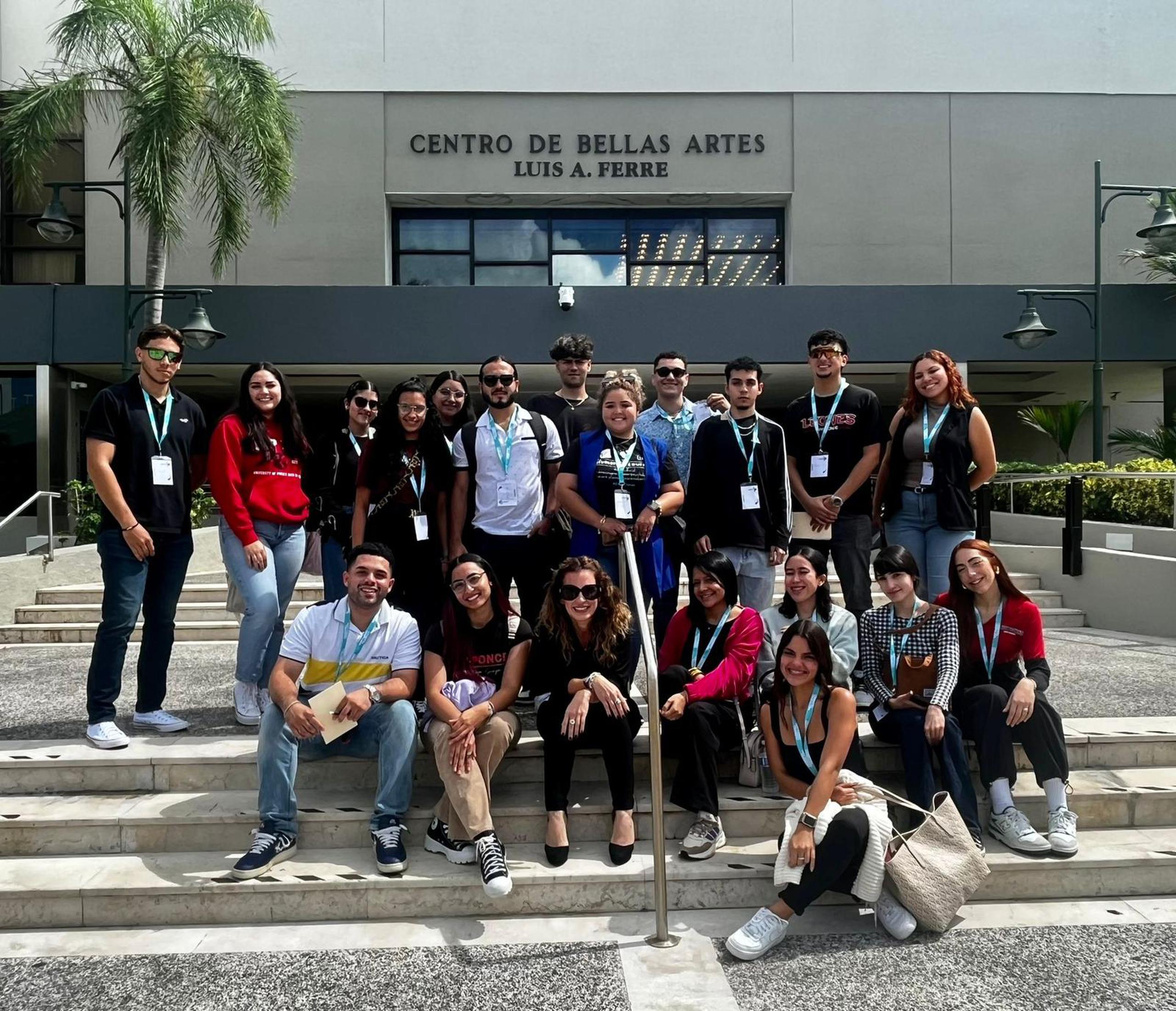 Estudiantes del curso de Desarrollo de Pequeñas Empresas de la profesora Maribel Capote participaron recientemente del evento Digitize: El Seminario, ofrecido por el Departamento de Desarrollo Económico de Puerto Rico.