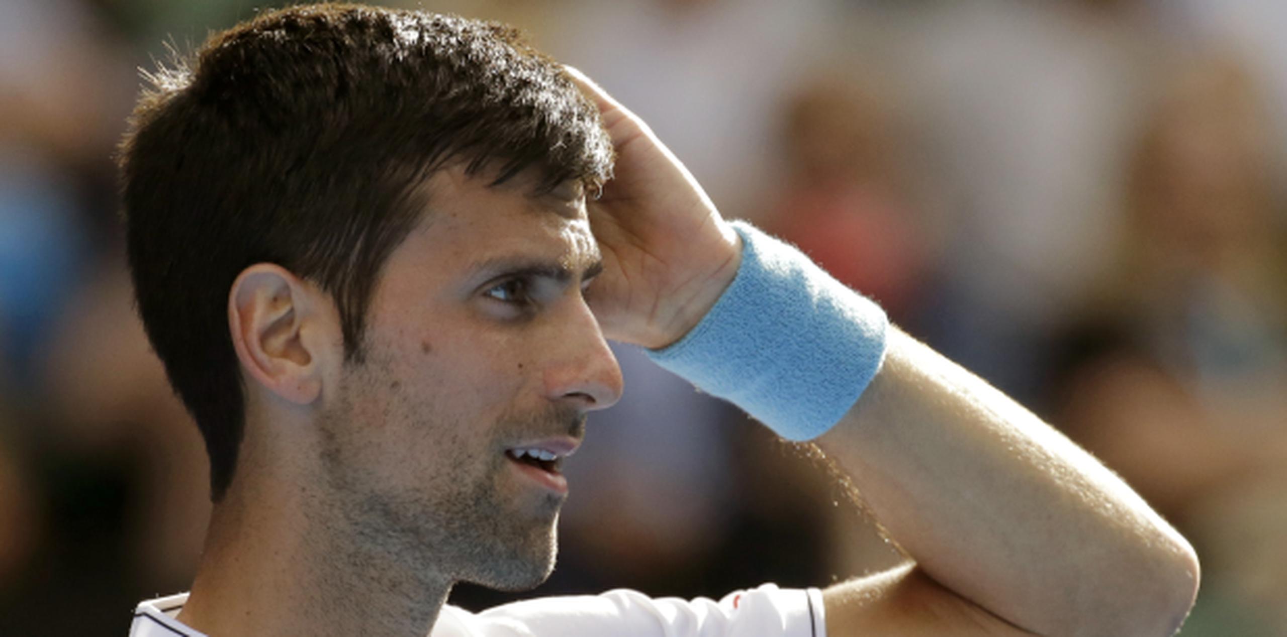 Djokovic fue el único de los jugadores preclasificados de la rama masculina eliminado el jueves. (AP)