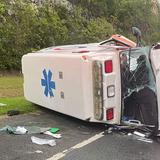 Reportan accidente con ambulancia en la PR-10