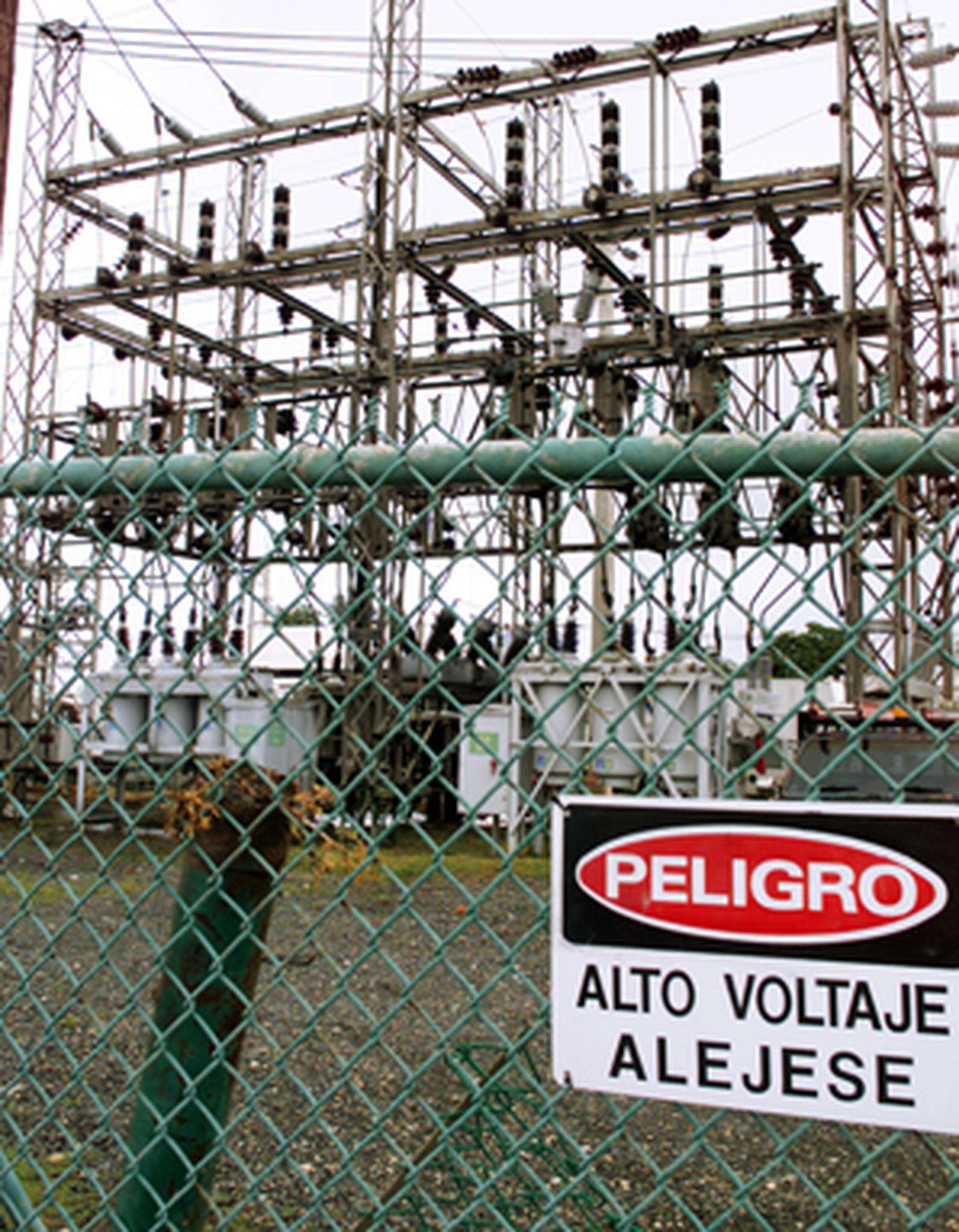 El gobernador censuró las declaraciones de Ángel Figueroa Jaramillo quien atribuyó al estatuto el suicidio de un celador jubilado de la AEE y la explosión en la central termoeléctrica de San Juan.