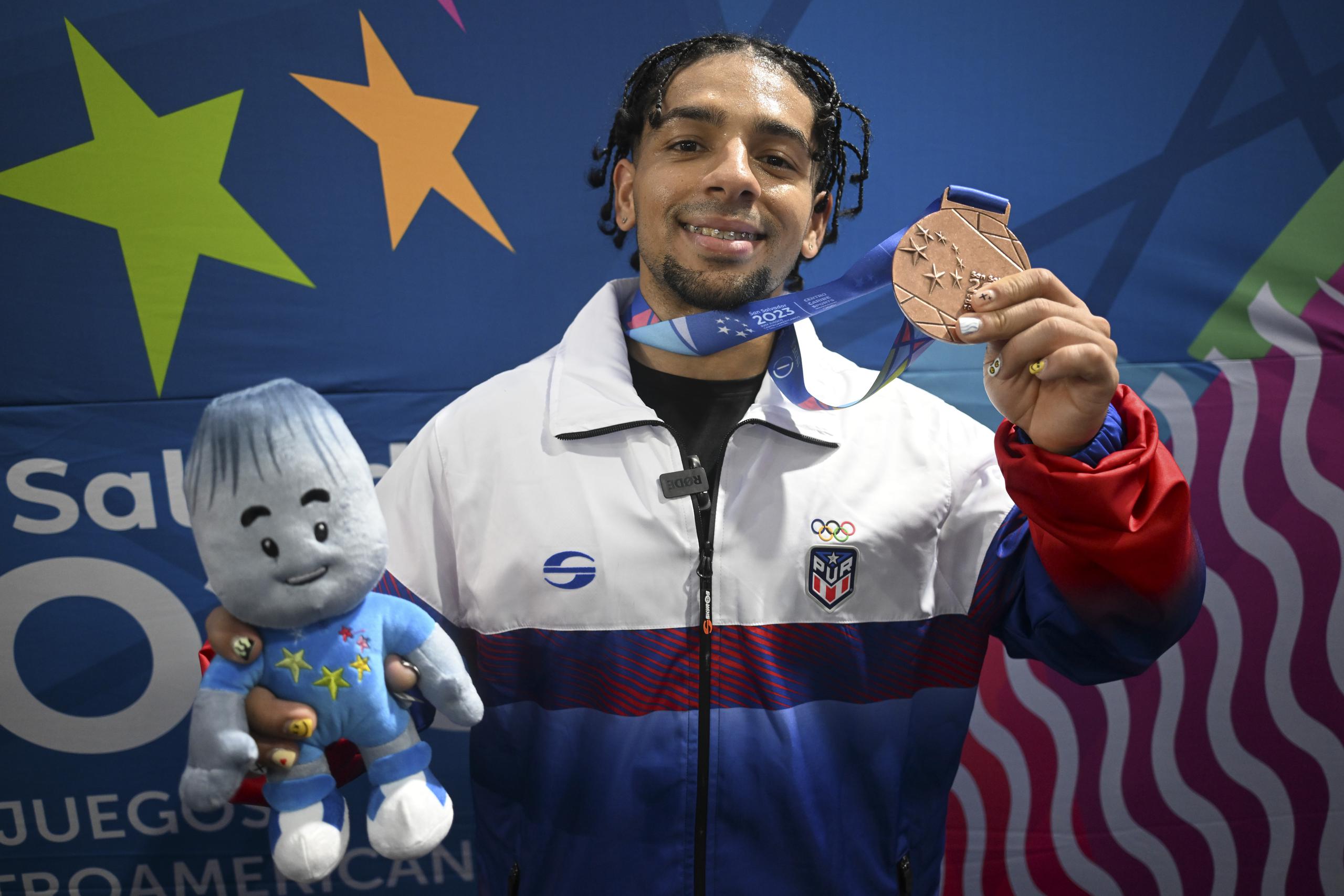 Howard Roche Cintrón le dio a Puerto Rico su primera medalla en halterofilia de los Juegos Centroamericanos y del Caribe