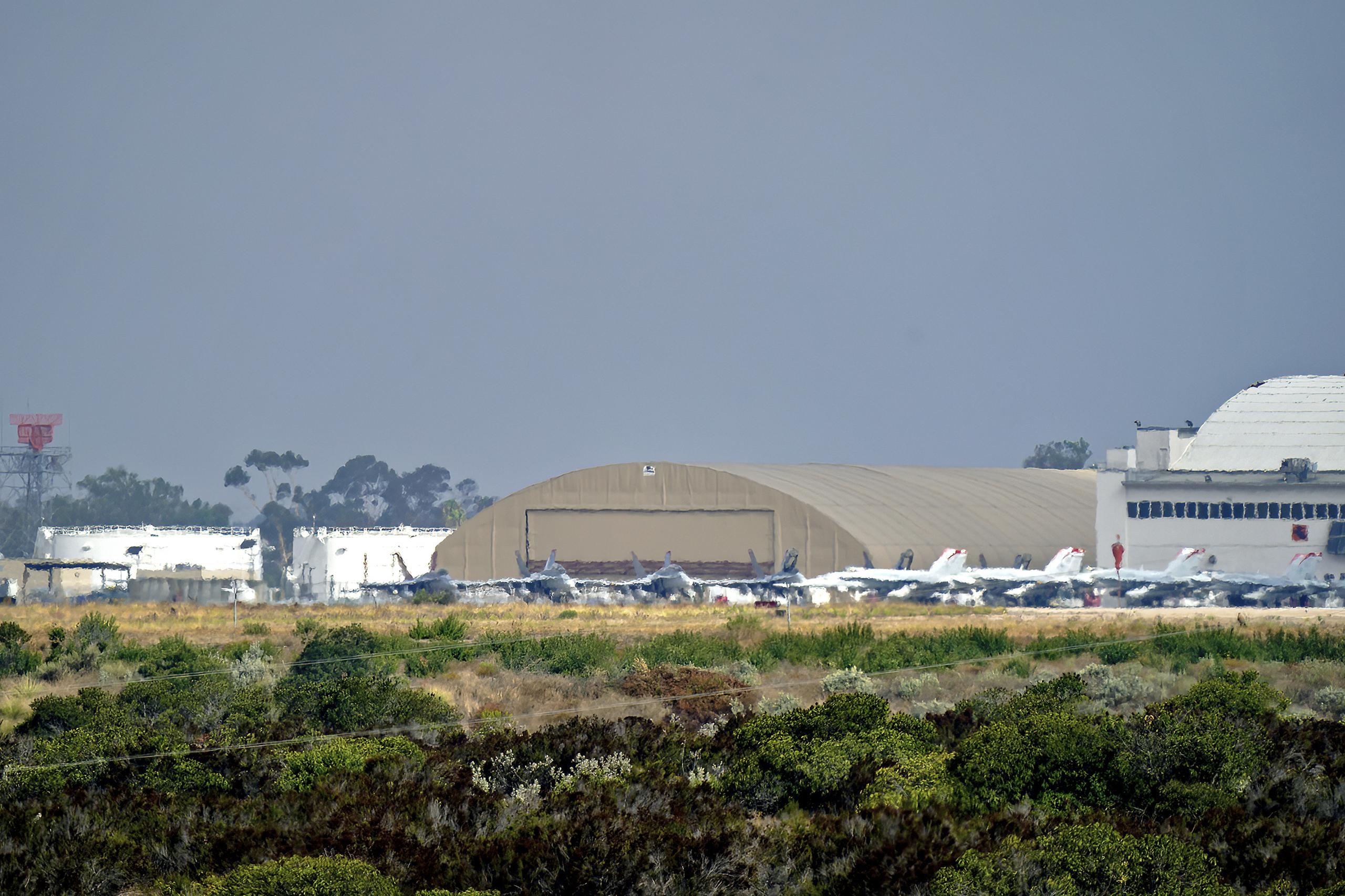 Las actividades en la base aérea de Infantes de Marina en San Diego fueron suspendidas tras el accidente que cobró la vida de un piloto.