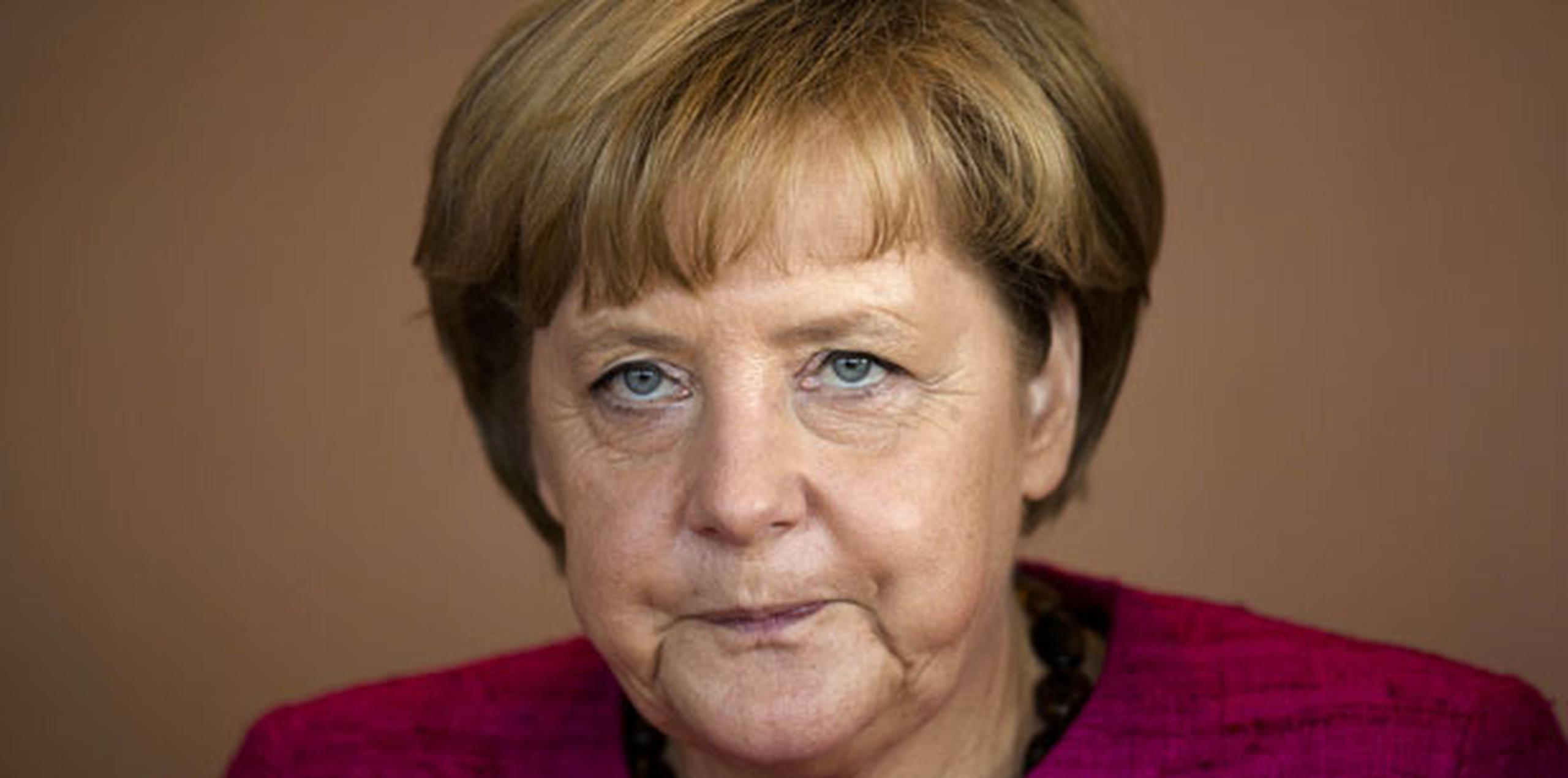 Merkel abogó por que las relaciones futuras con Reino Unido sean "estrechas" y amistosas, y aseguró que en las negociaciones defenderá los intereses de los ciudadanos alemanes y de la industria nacional. (Archivo)
