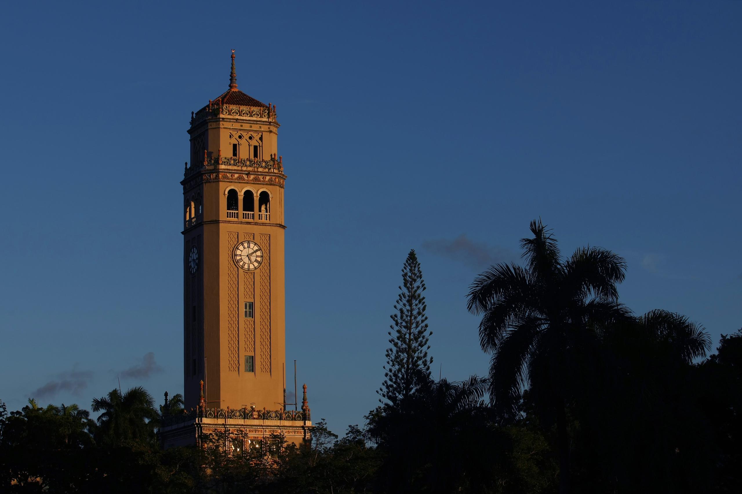 Torre de la Universidad de Puerto Rico Recinto de Río Piedras