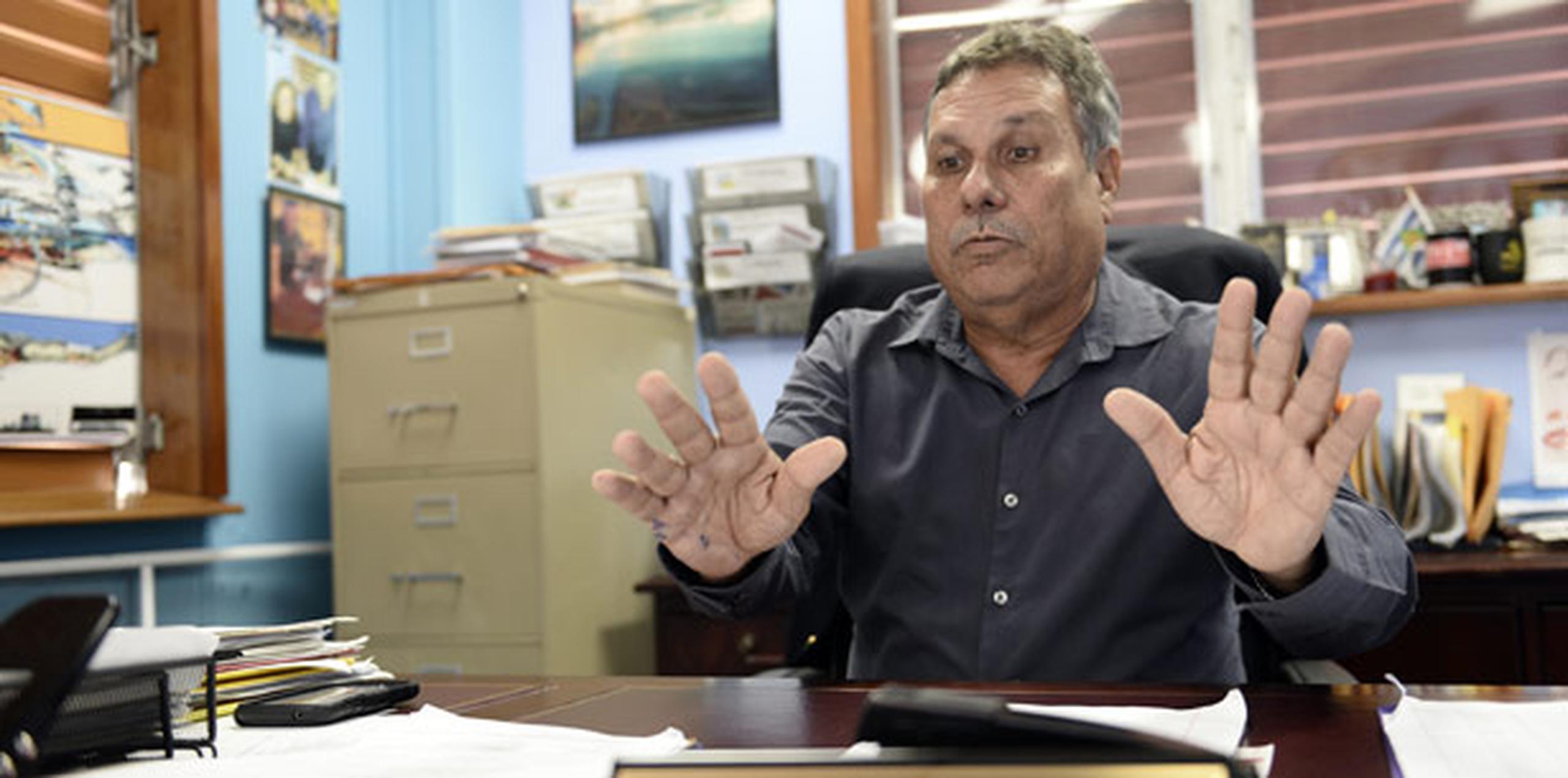 Para aliviar la crisis fiscal que enfrenta, el alcalde viequense Víctor Emeric proyecta hacer un préstamo de $2.5 millones.  (gerald.lopez2gfrmedia.com)