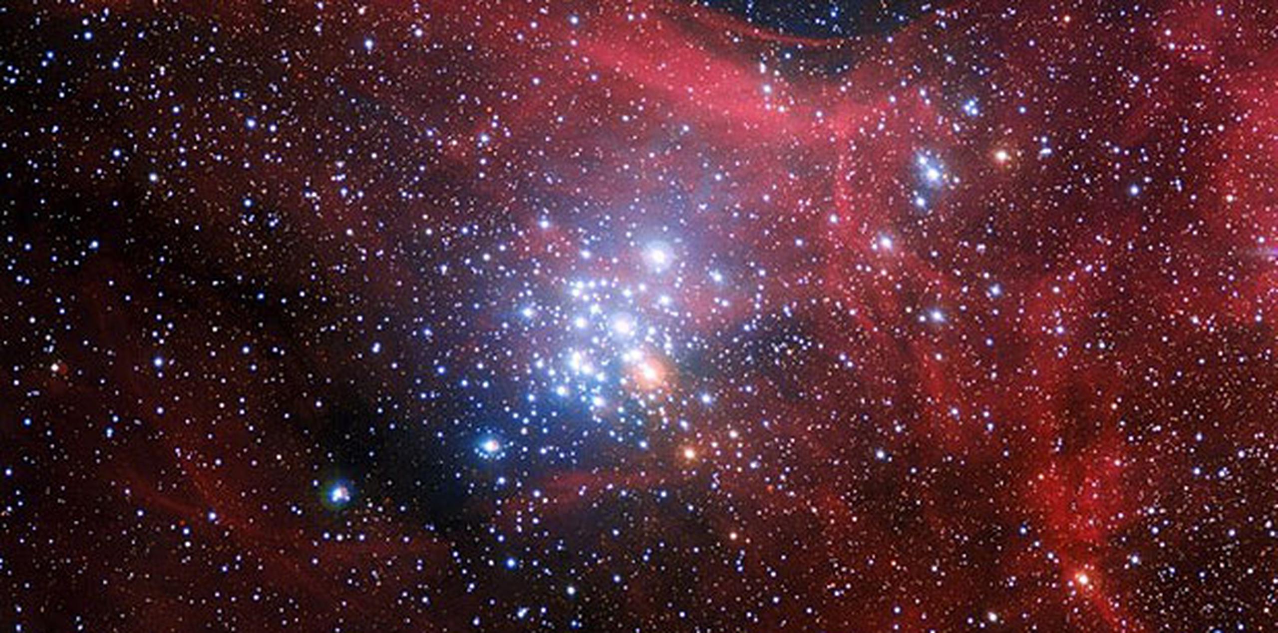 NGC 3293 -como se conoce a este cúmulo- no tiene más de 10 millones de años, lo que en escalas cósmicas se considera un "recién nacido" teniendo en cuenta que el Sol se formó hace 4,600 millones de años y que tan sólo se encuentra en la mitad de su vida. (AFP)