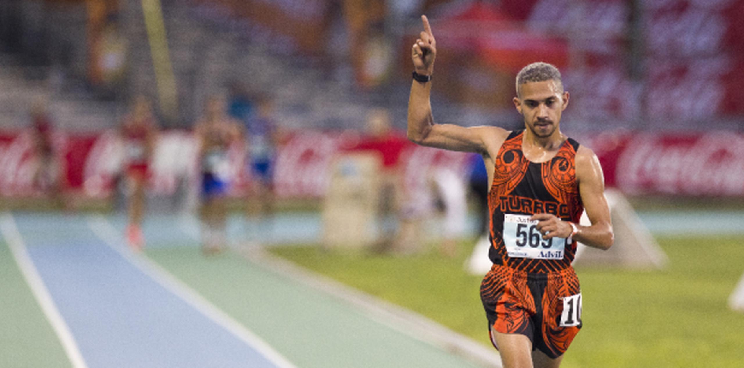 José Meléndez del Turabo gana fácilmente el evento de 5000 metros marcha. (JORGE.RAMIREZ@GFRMEDIA.COM)